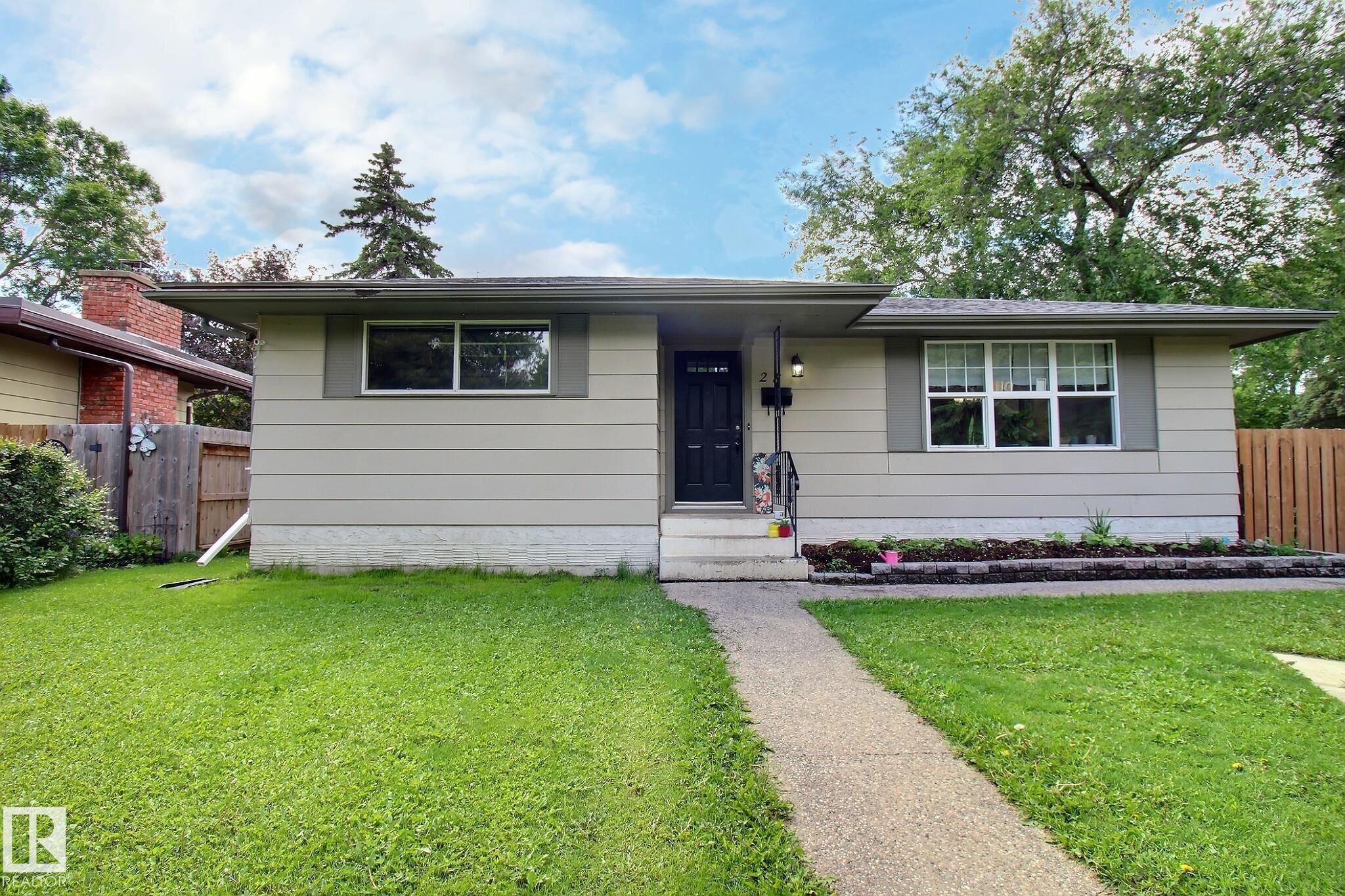 28 Greenwood Way, Maplewood, Sherwood Park