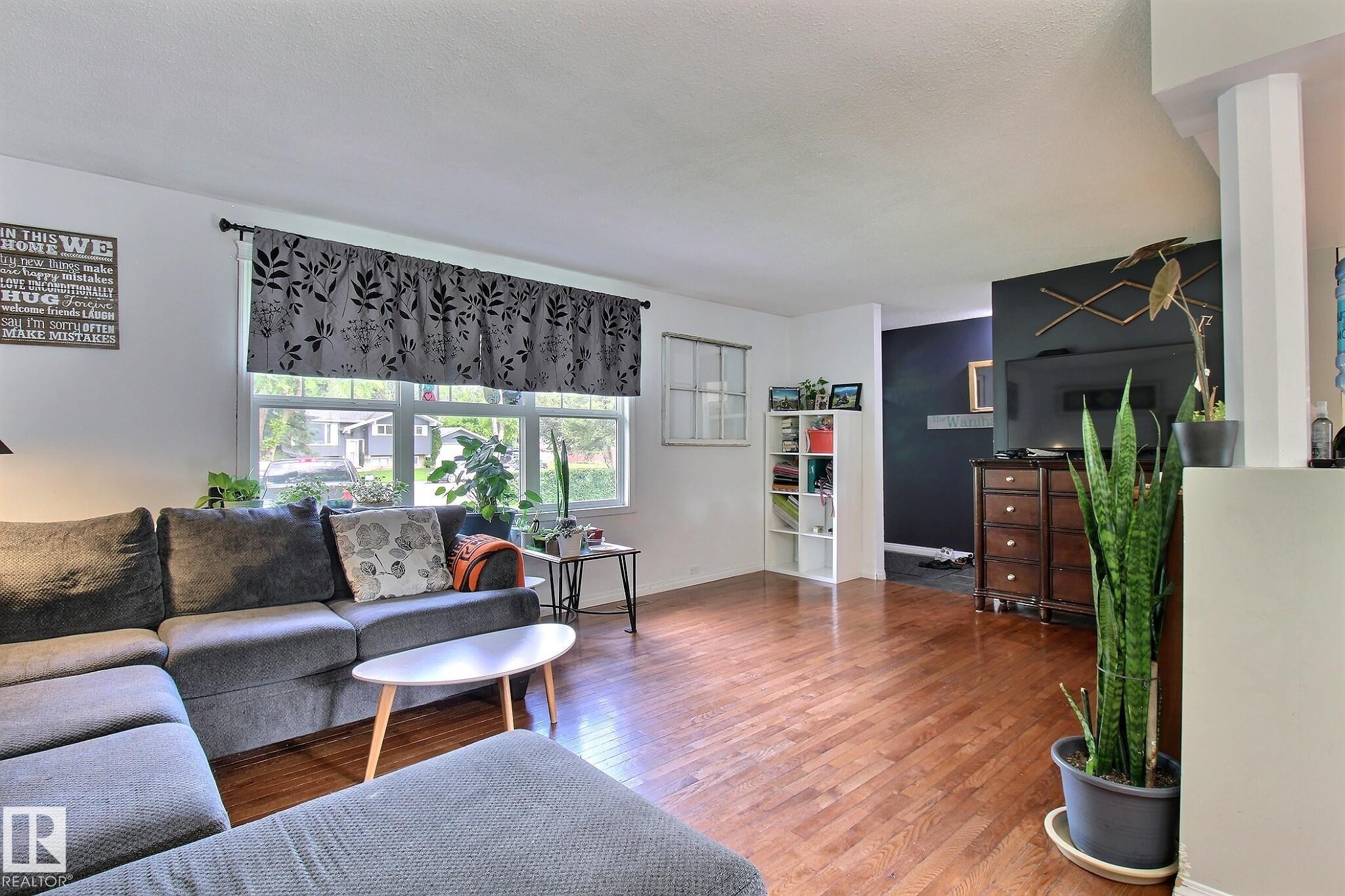 Photo 13 at 28 Greenwood Way, Maplewood, Sherwood Park
