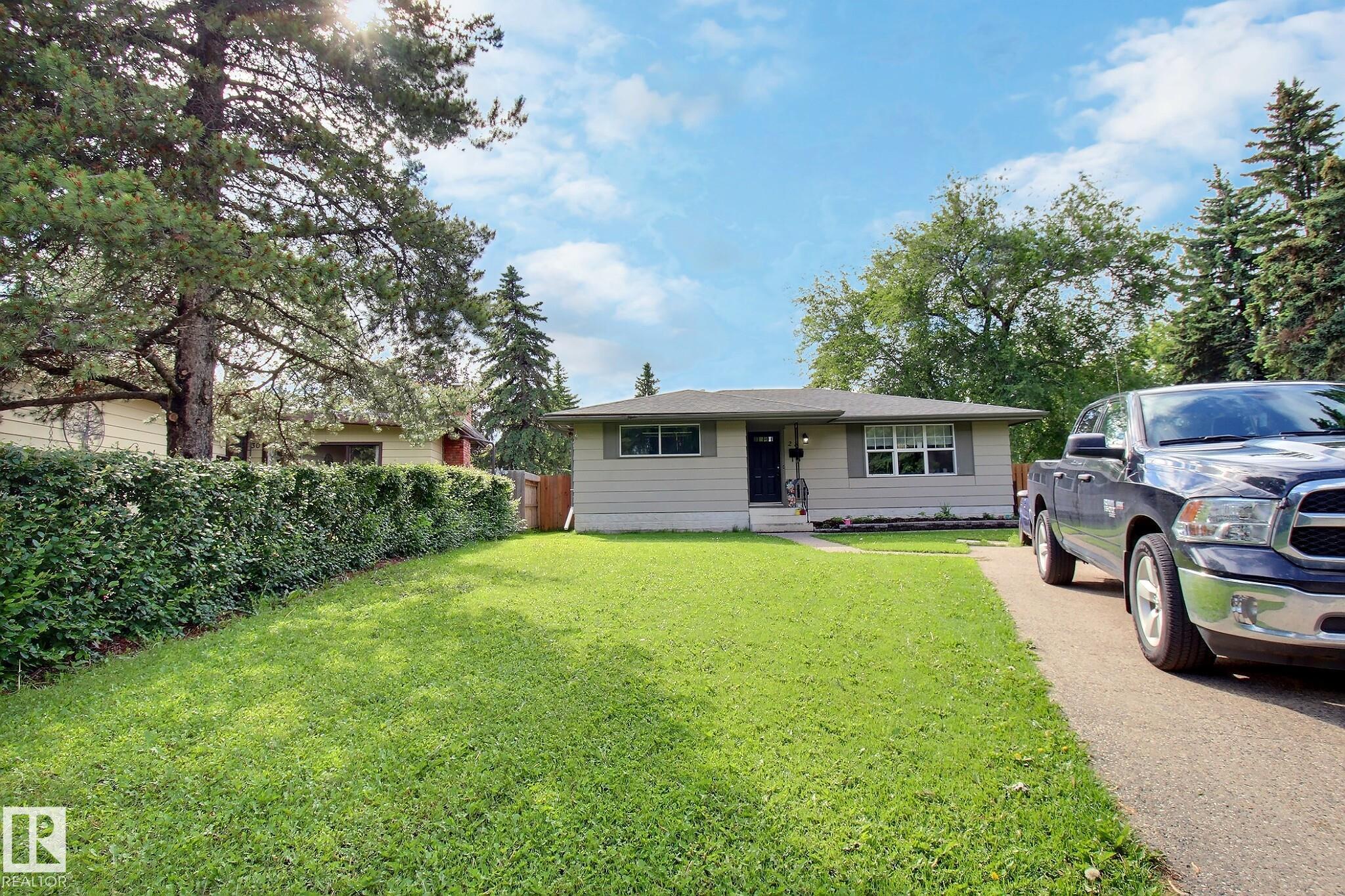 Photo 14 at 28 Greenwood Way, Maplewood, Sherwood Park