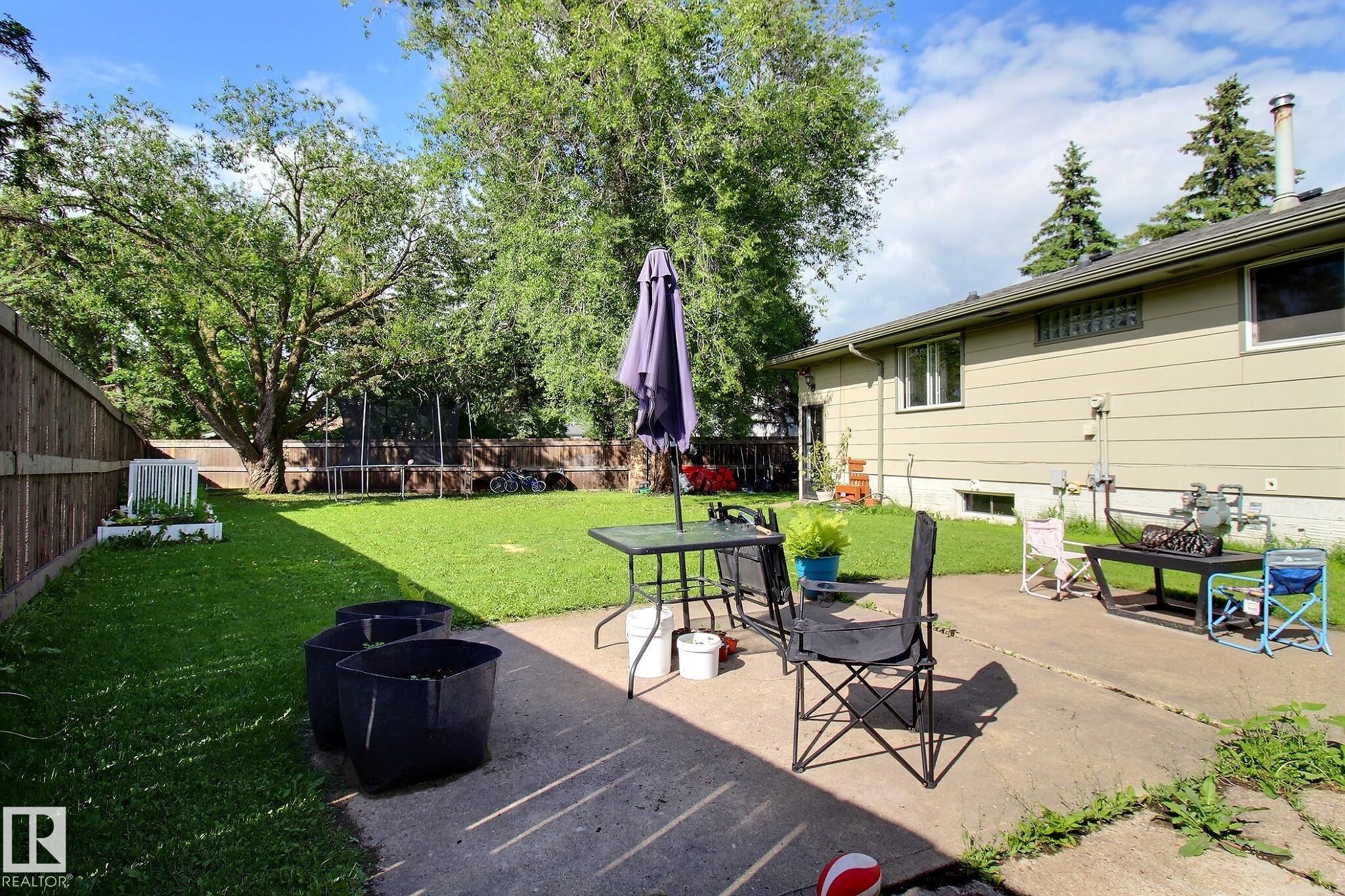 Photo 7 at 28 Greenwood Way, Maplewood, Sherwood Park