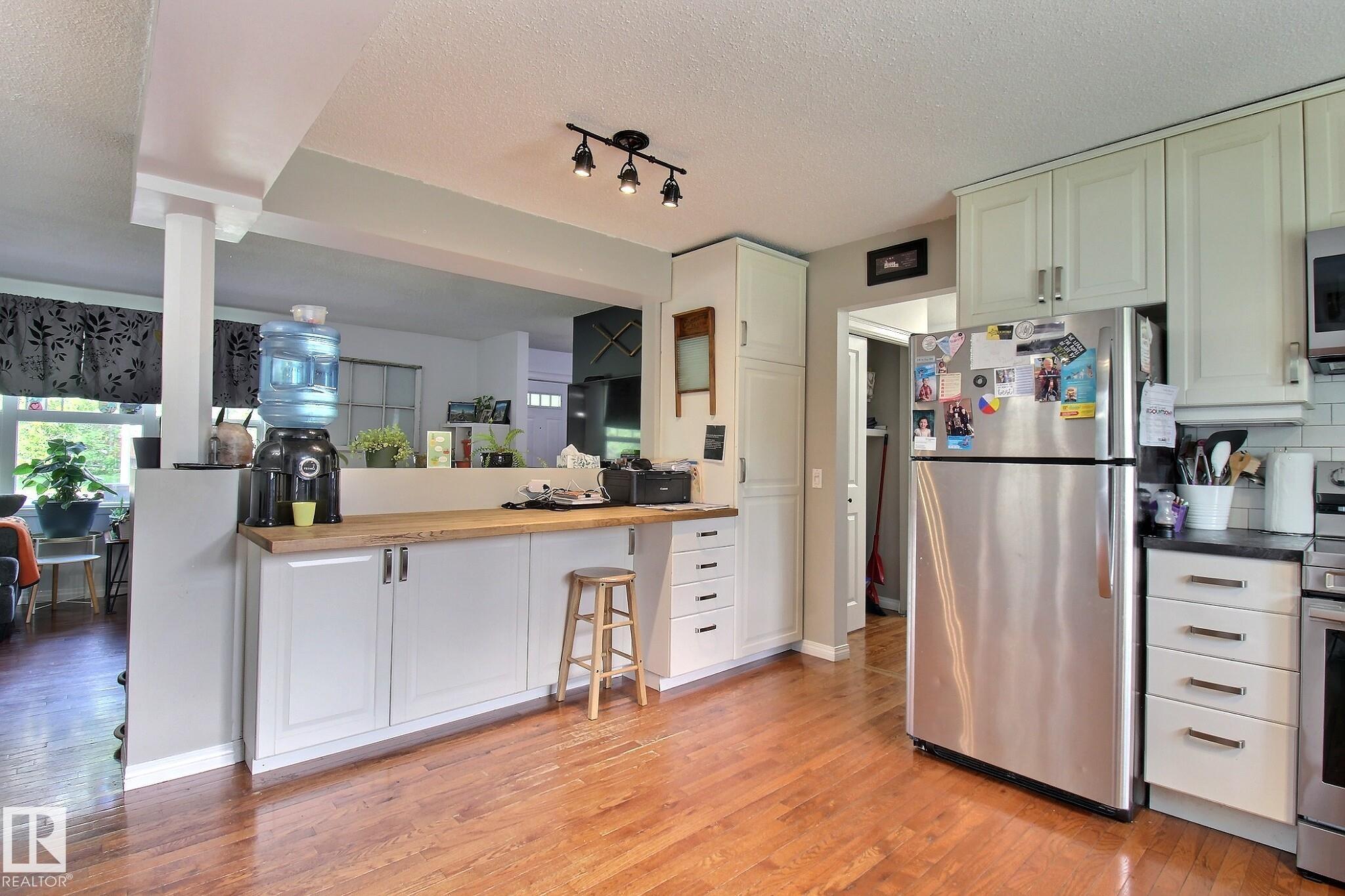 Photo 10 at 28 Greenwood Way, Maplewood, Sherwood Park
