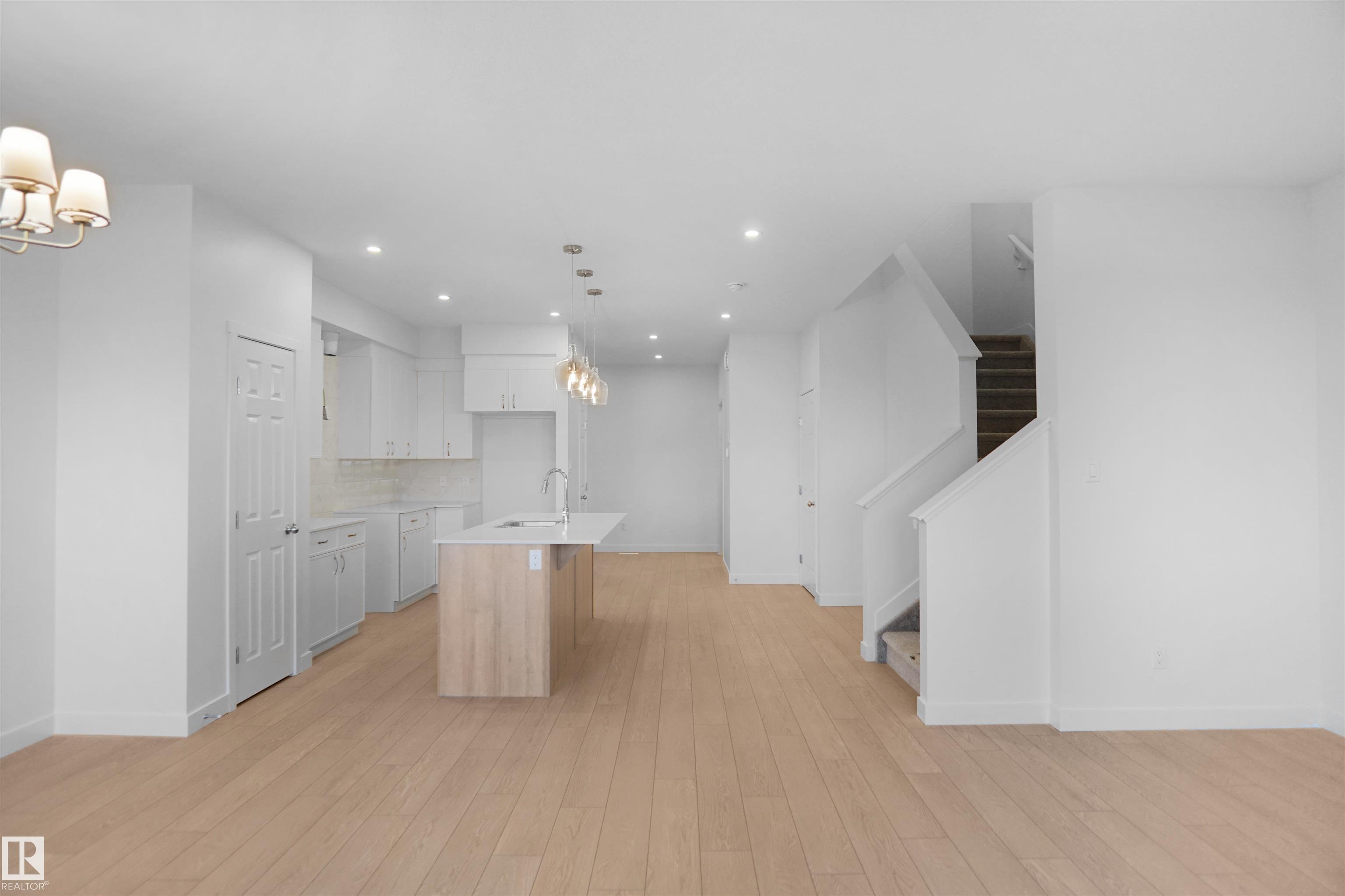 Photo 7 at 20924 16 Avenue NW, Stillwater, Edmonton