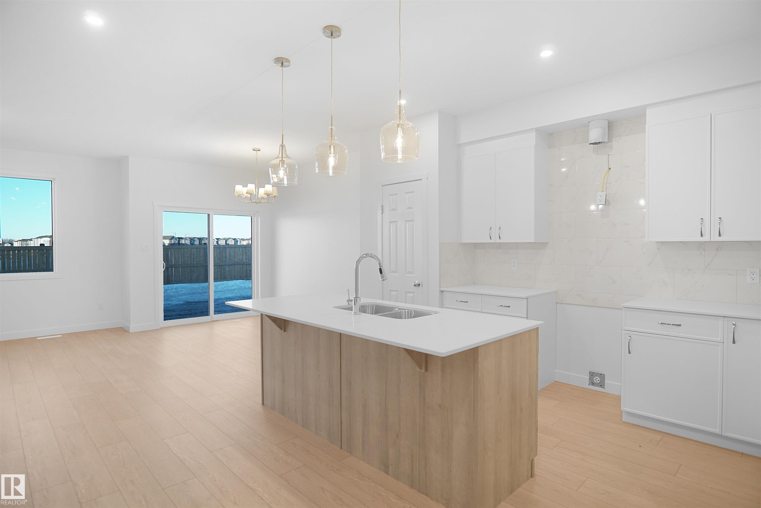 Photo 10 at 20924 16 Avenue NW, Stillwater, Edmonton