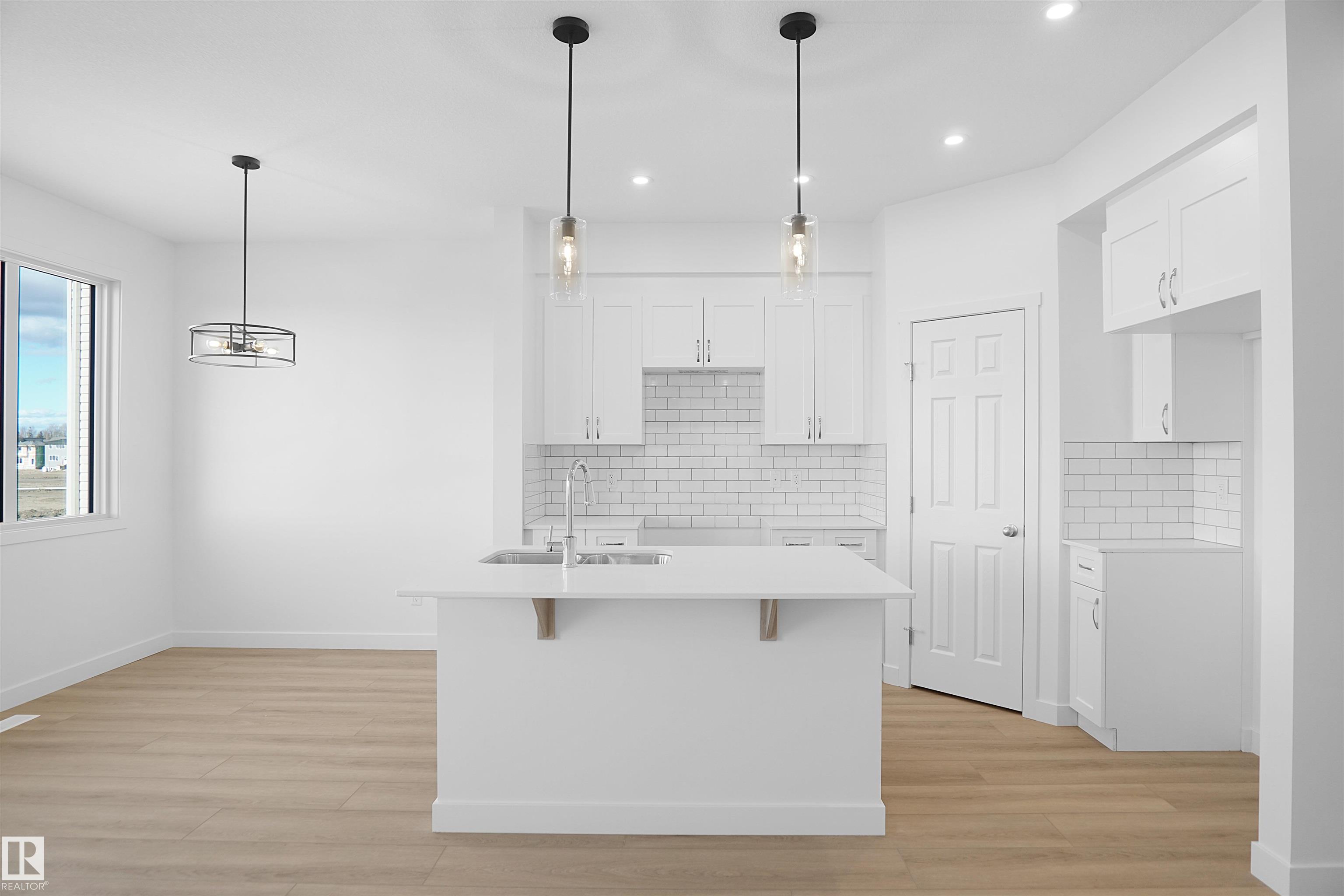 Photo 11 at 20928 16 Avenue NW, Stillwater, Edmonton