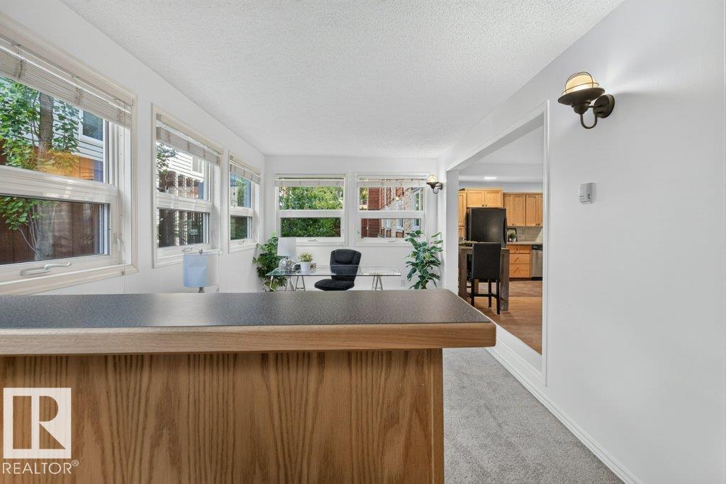 Photo 10 at 3 - 10160 119 Street NW, Wîhkwêntôwin, Edmonton
