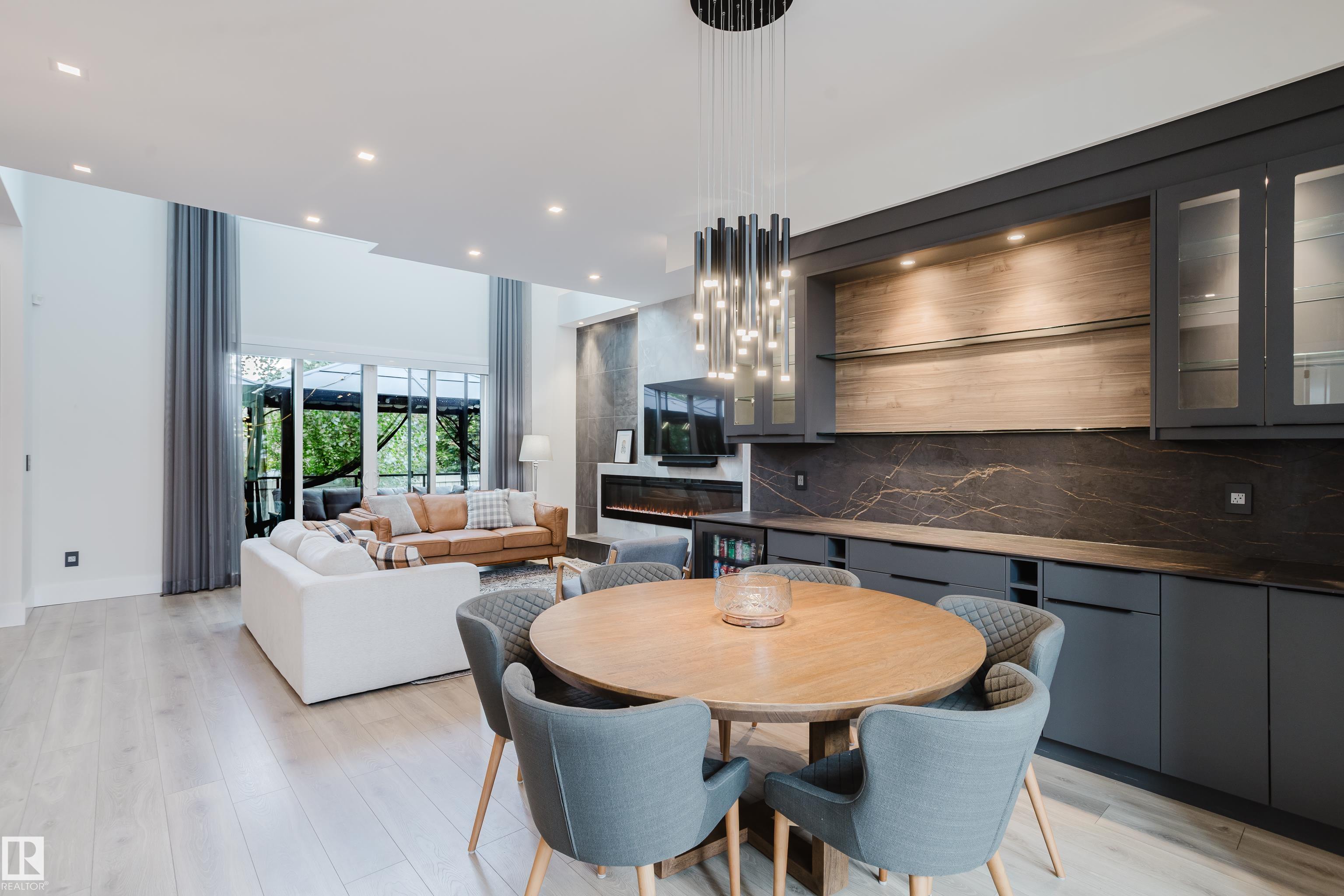 https://zimg.paragon.ice.com/ParagonImages/Property/PM/RAE/225407981/10/0/0/6c8561157bcb260420365da9c510264c/1/613e6fda9f833359d312939318af93b1/225407981-8f8dc54f-5e65-48e9-9f8b-b7d58b7430c5.JPG