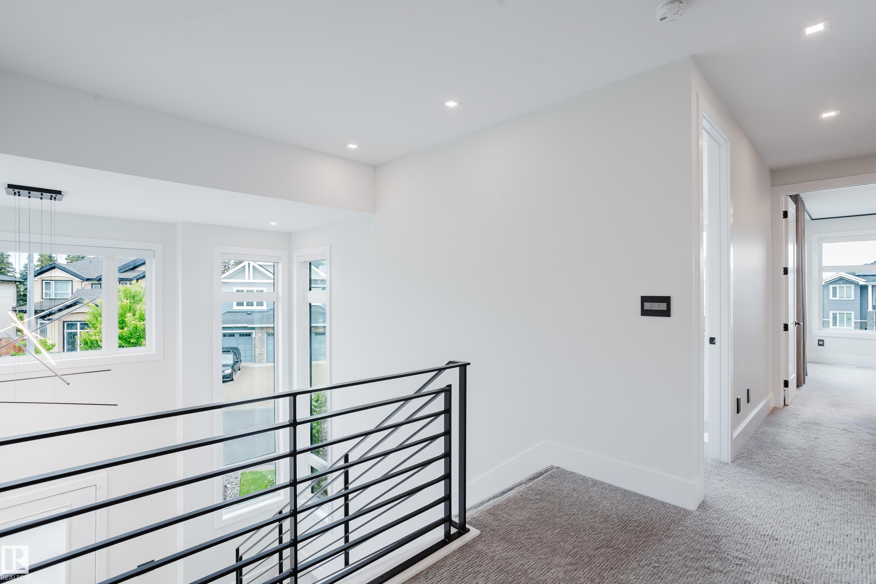 https://zimg.paragon.ice.com/ParagonImages/Property/PM/RAE/225407981/42/0/0/d636265132b88508acce8d0a97a59043/1/613e6fda9f833359d312939318af93b1/225407981-21de3032-5d3d-44ea-992b-1a4d5545e8ab.JPG