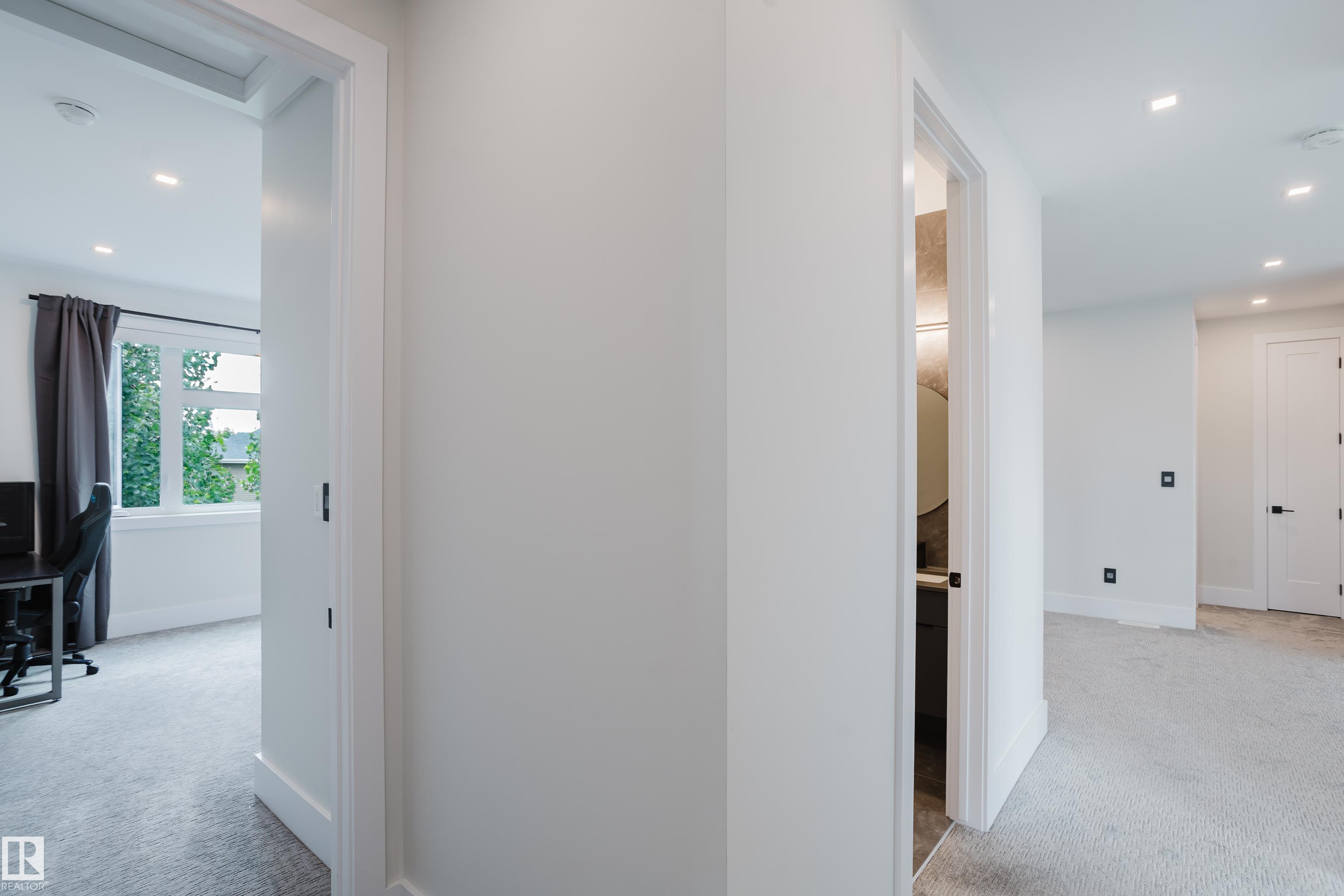 https://zimg.paragon.ice.com/ParagonImages/Property/PM/RAE/225407981/52/0/0/d8ba1f3800ed30fa376a5b139a79c999/1/613e6fda9f833359d312939318af93b1/225407981-280a2901-6bf7-4faa-806c-b50058633842.JPG