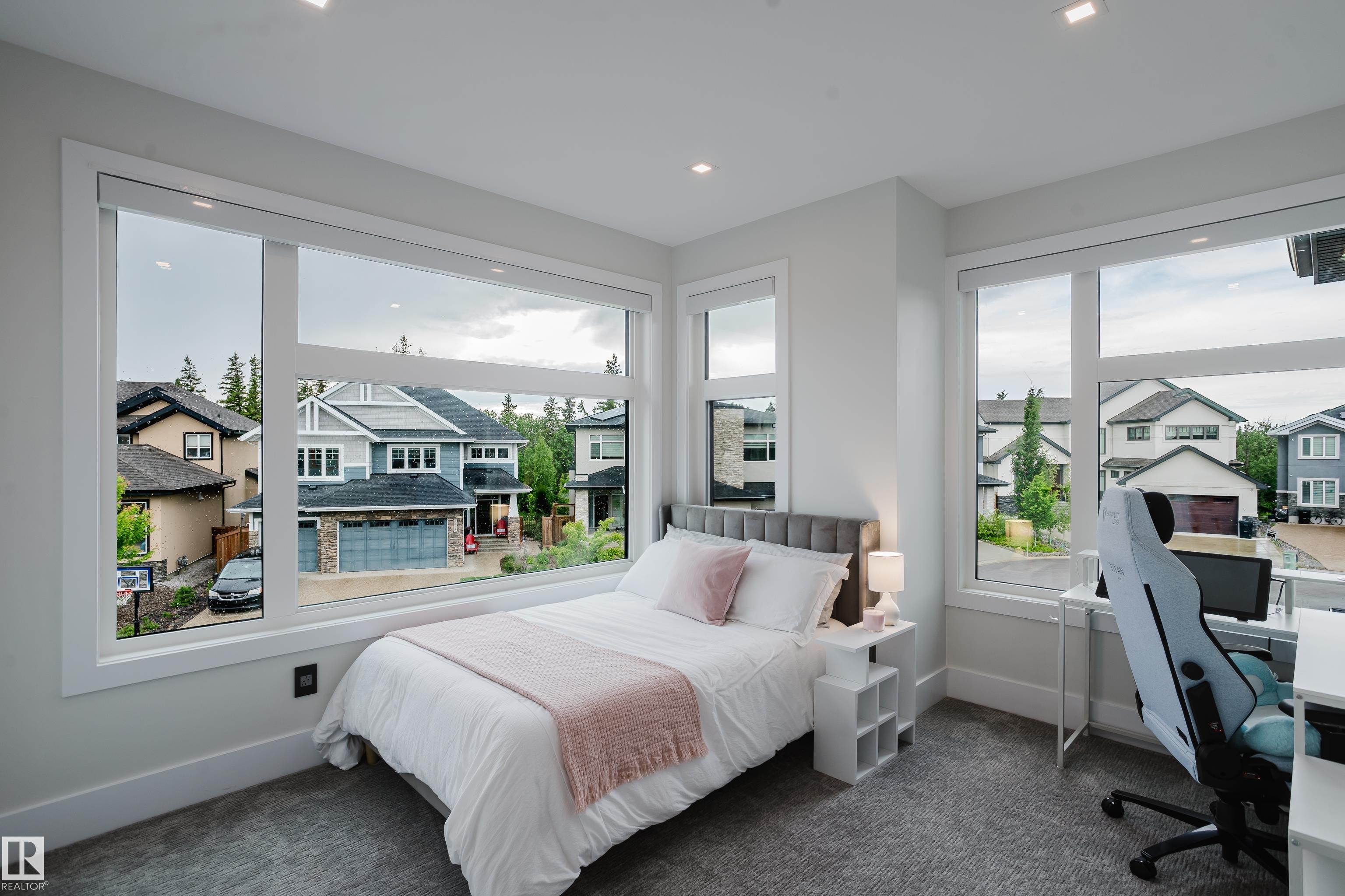 https://zimg.paragon.ice.com/ParagonImages/Property/PM/RAE/225407981/55/0/0/743ef09617abc1327878bd3cd57ab996/1/613e6fda9f833359d312939318af93b1/225407981-b313334e-cdb4-40fa-a4cb-3525d6de6ea0.JPG