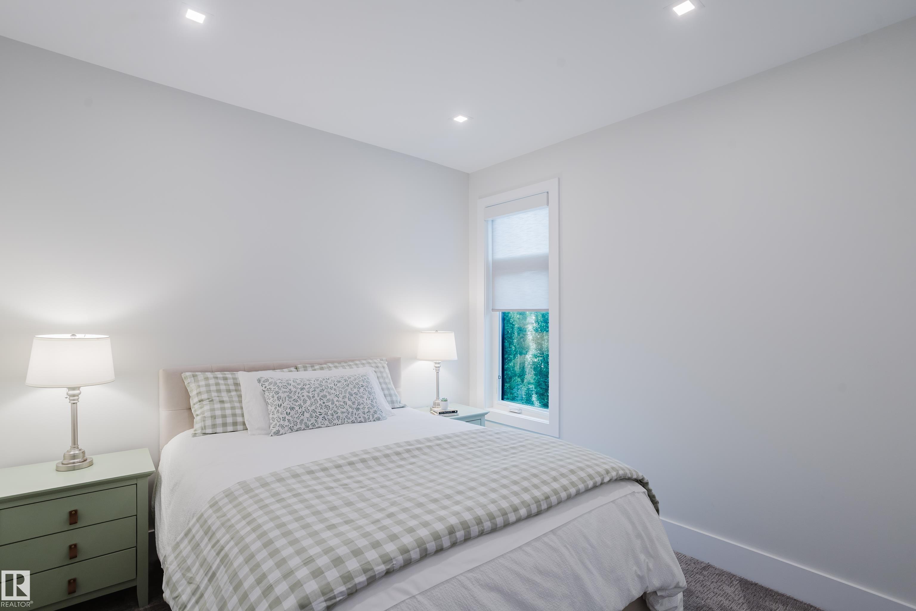 https://zimg.paragon.ice.com/ParagonImages/Property/PM/RAE/225407981/58/0/0/57533a05cf79c38df3fce3c1ecb6a777/1/613e6fda9f833359d312939318af93b1/225407981-26460030-8d85-4d0b-84fe-598ac9e7612e.JPG
