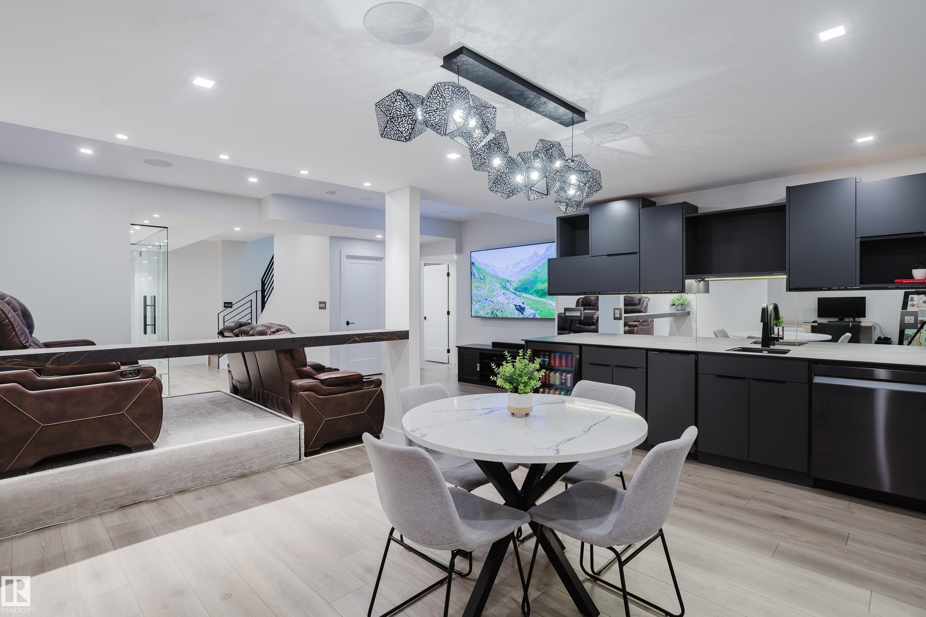https://zimg.paragon.ice.com/ParagonImages/Property/PM/RAE/225407981/64/0/0/a5602257e4542b3ce8435275159e6706/1/613e6fda9f833359d312939318af93b1/225407981-807cdb27-3f4e-4903-bc32-29c0ea6a9cf5.JPG
