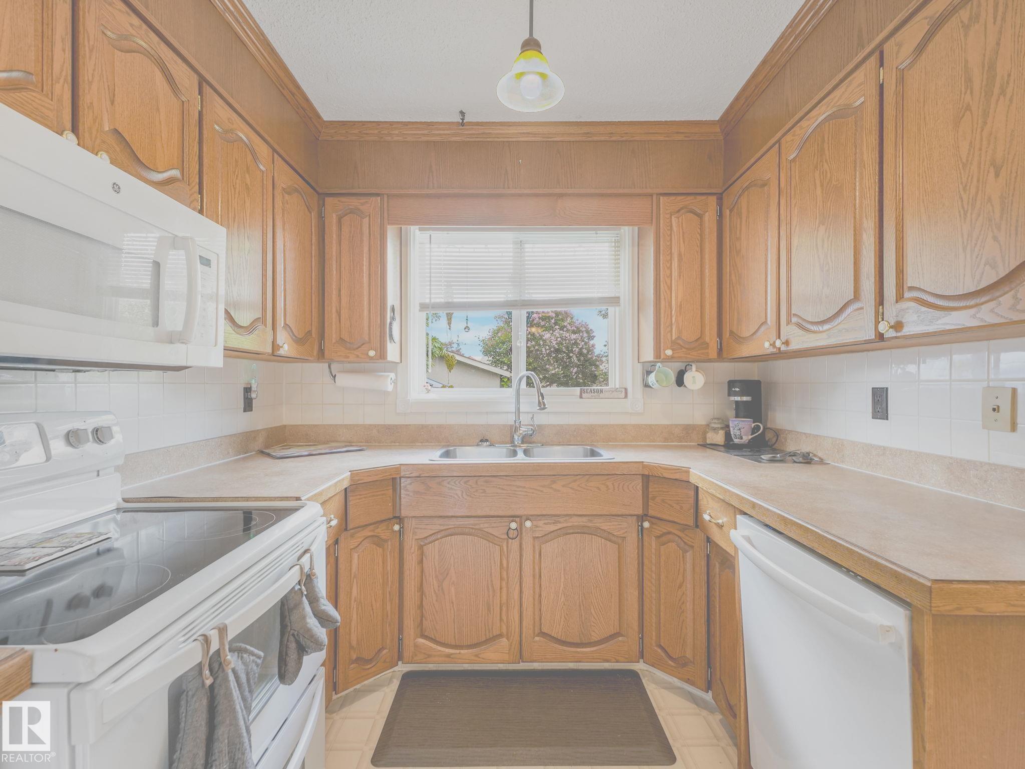 Photo 14 at 11514 138 Avenue NW, Carlisle, Edmonton