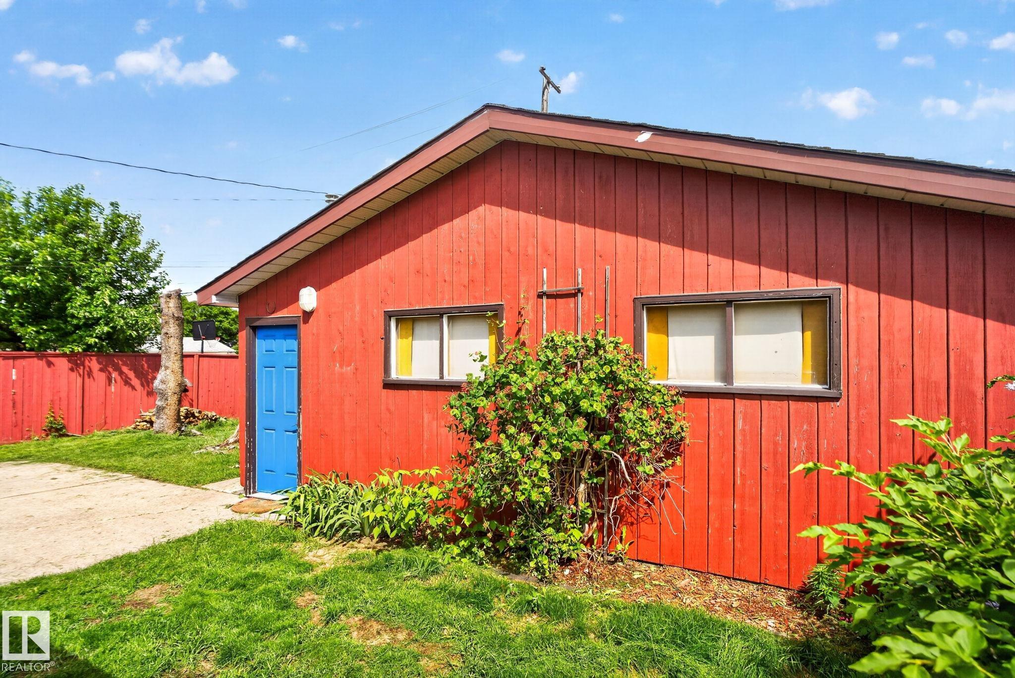 Photo 37 at 13431 109 Street NW, Rosslyn, Edmonton
