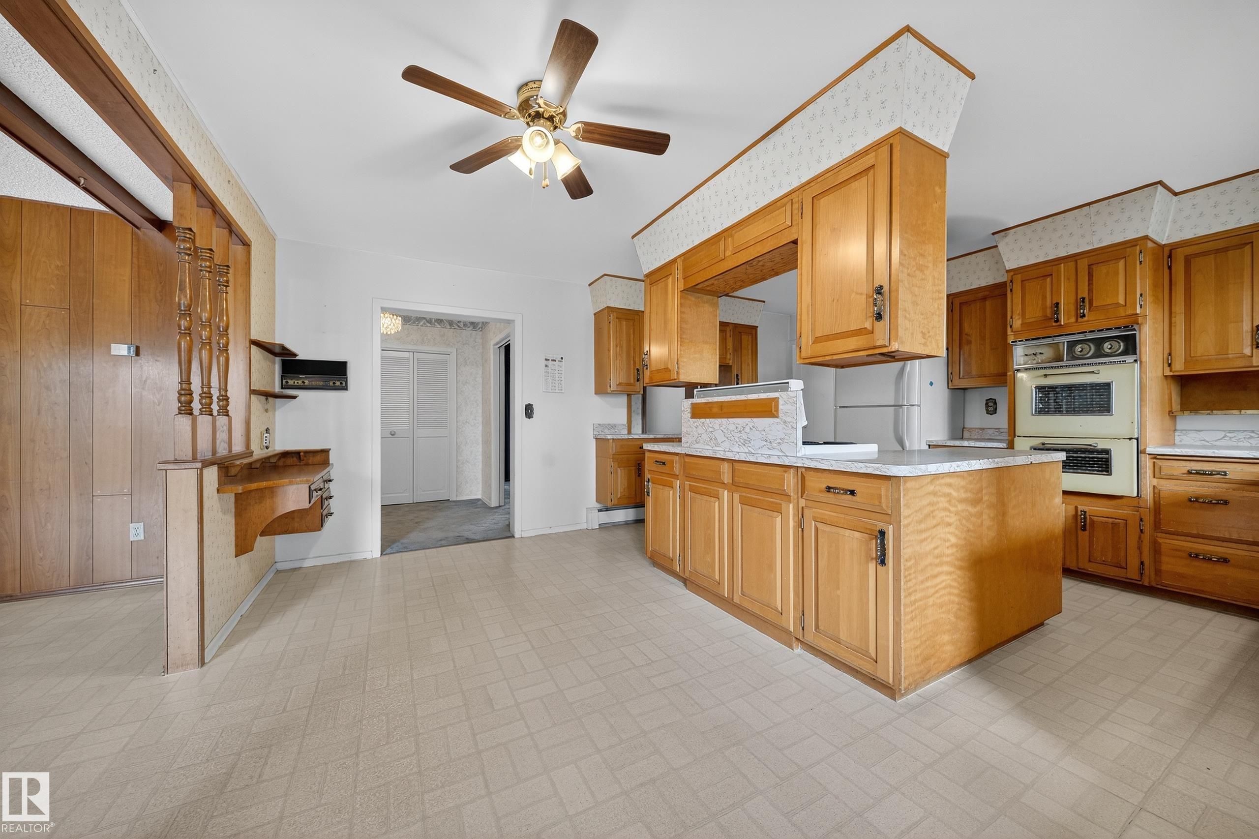 https://zimg.paragon.ice.com/ParagonImages/Property/PM/RAE/225408058/10/0/0/188e53fbe37d0a15d779f033714f8d9a/1/79cdda1edafabcc6d4c2563062852a19/225408058-caf6776a-2f7a-4a85-97f2-a45085125f68.JPG
