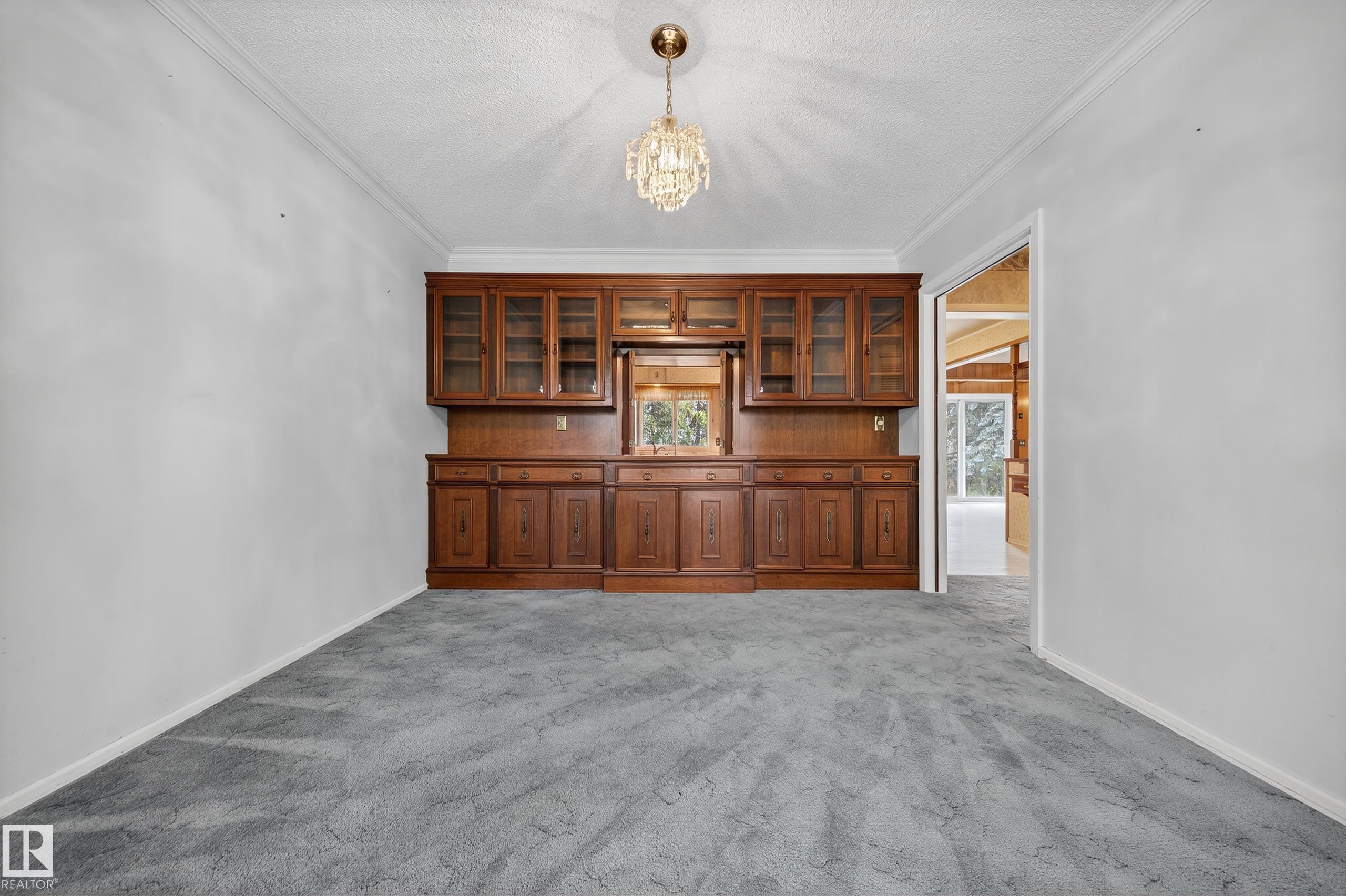 https://zimg.paragon.ice.com/ParagonImages/Property/PM/RAE/225408058/20/0/0/27b062111c6e20d89e5dc393210116a3/1/79cdda1edafabcc6d4c2563062852a19/225408058-3a2e0de1-92df-4fea-b31e-24e3805ccb4d.JPG