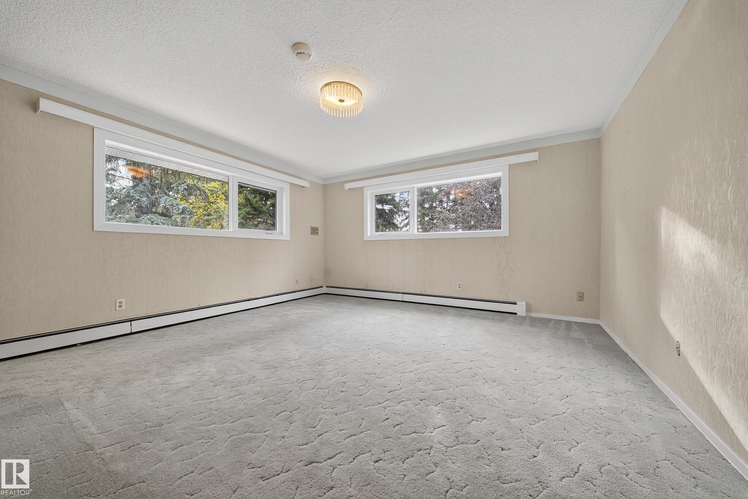 https://zimg.paragon.ice.com/ParagonImages/Property/PM/RAE/225408058/29/0/0/3c7dc10e315d9dfcffbb7834ae552466/1/79cdda1edafabcc6d4c2563062852a19/225408058-401e5bc1-2bb6-42d7-a601-d83ed0a2acf7.JPG