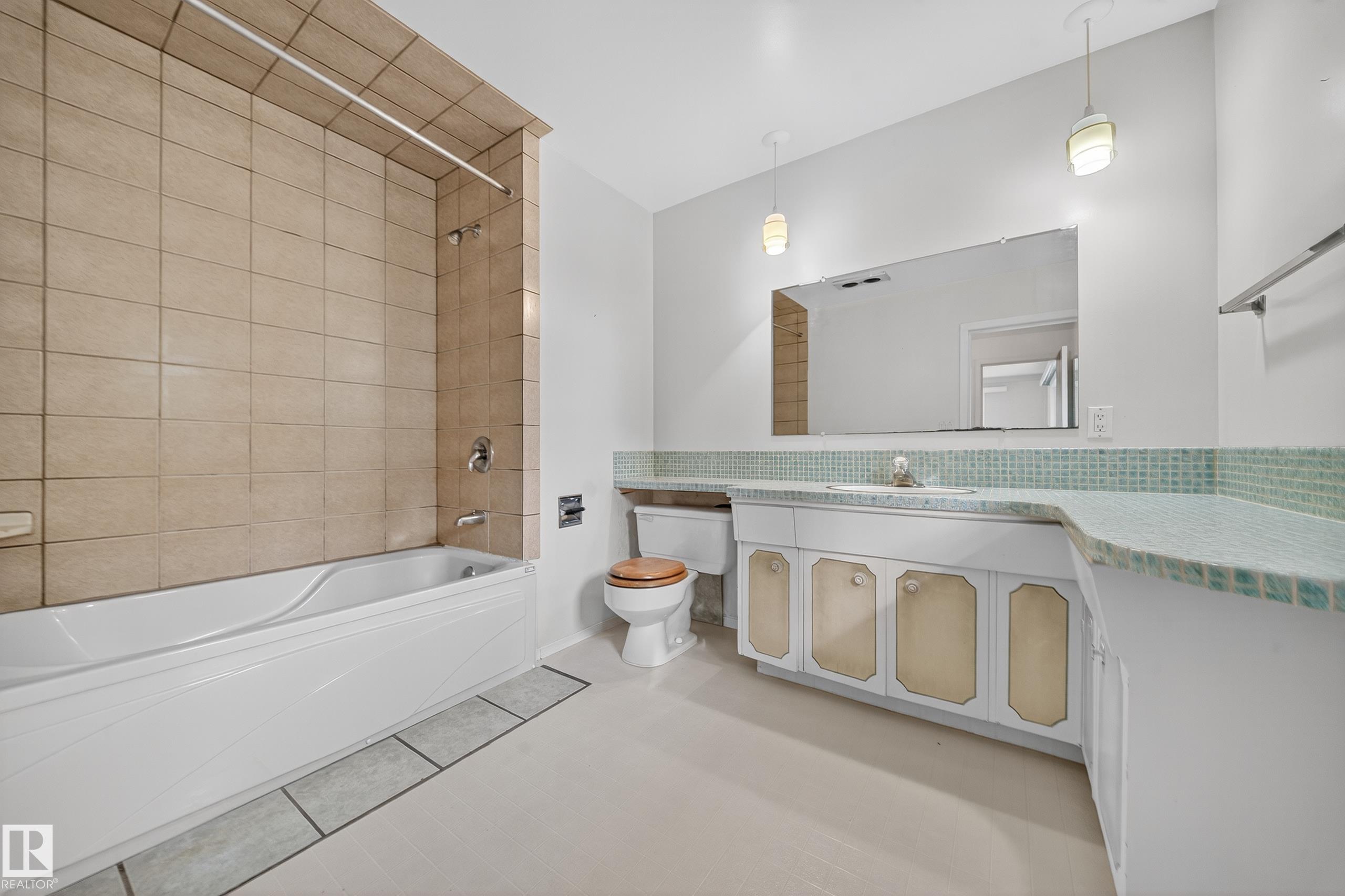 https://zimg.paragon.ice.com/ParagonImages/Property/PM/RAE/225408058/33/0/0/45b560c29aac755b85013709edd95ec2/1/79cdda1edafabcc6d4c2563062852a19/225408058-c06da917-0596-425e-9b04-34c98012bb2d.JPG
