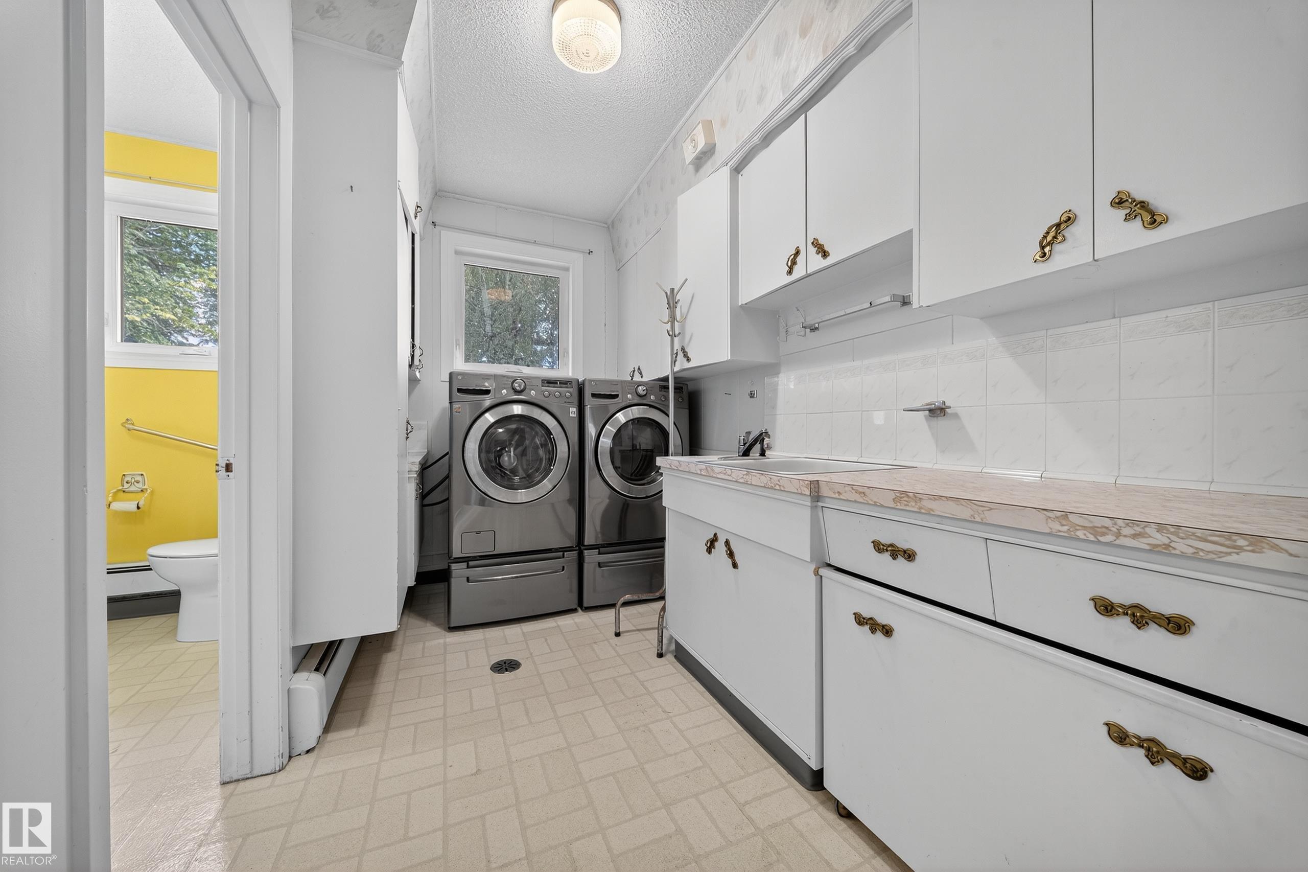 https://zimg.paragon.ice.com/ParagonImages/Property/PM/RAE/225408058/38/0/0/1f6f34892b9ae2ee80ffa1803b3e719d/1/79cdda1edafabcc6d4c2563062852a19/225408058-f80bf7d8-7fc2-4b2d-b301-3216da1f445a.JPG