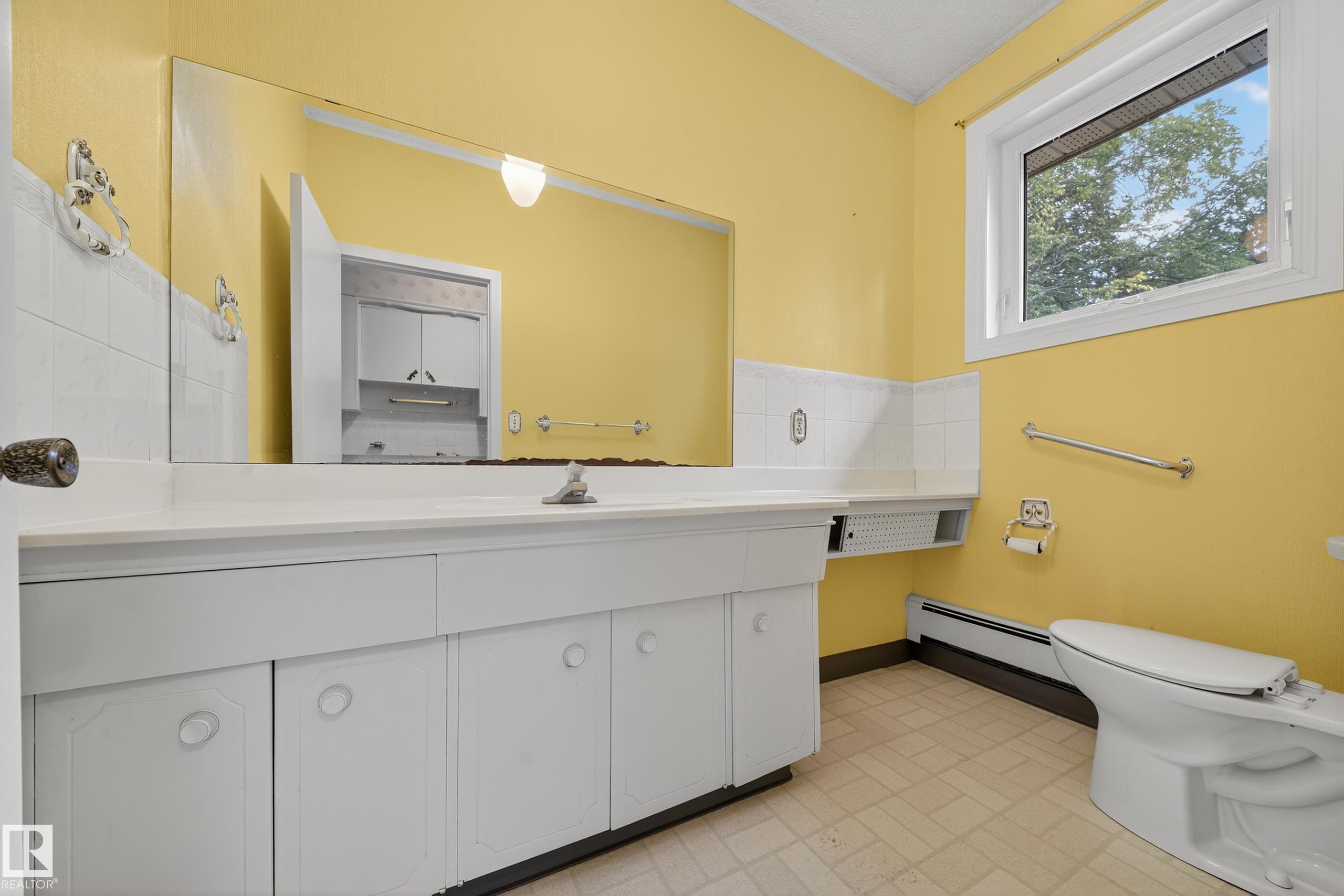 https://zimg.paragon.ice.com/ParagonImages/Property/PM/RAE/225408058/39/0/0/60f56bb76aa27a019ab517fac471780c/1/79cdda1edafabcc6d4c2563062852a19/225408058-28c20e94-5516-4cbf-9b85-3bc13b3ab1e2.JPG