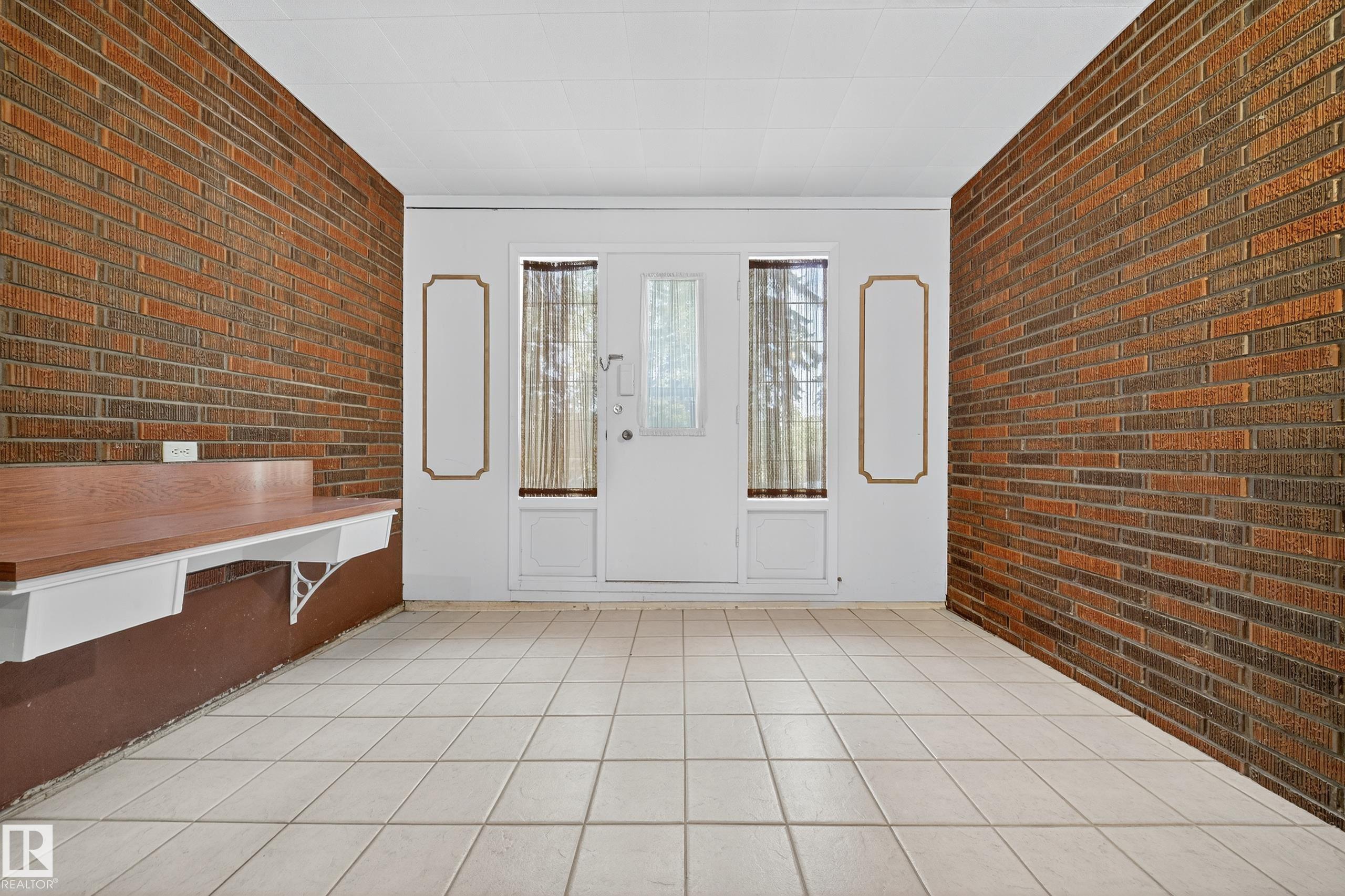 https://zimg.paragon.ice.com/ParagonImages/Property/PM/RAE/225408058/40/0/0/7e66bca145635ff17f41769e1c691507/1/79cdda1edafabcc6d4c2563062852a19/225408058-1102bb4a-5075-4146-ad60-8630288d5965.JPG