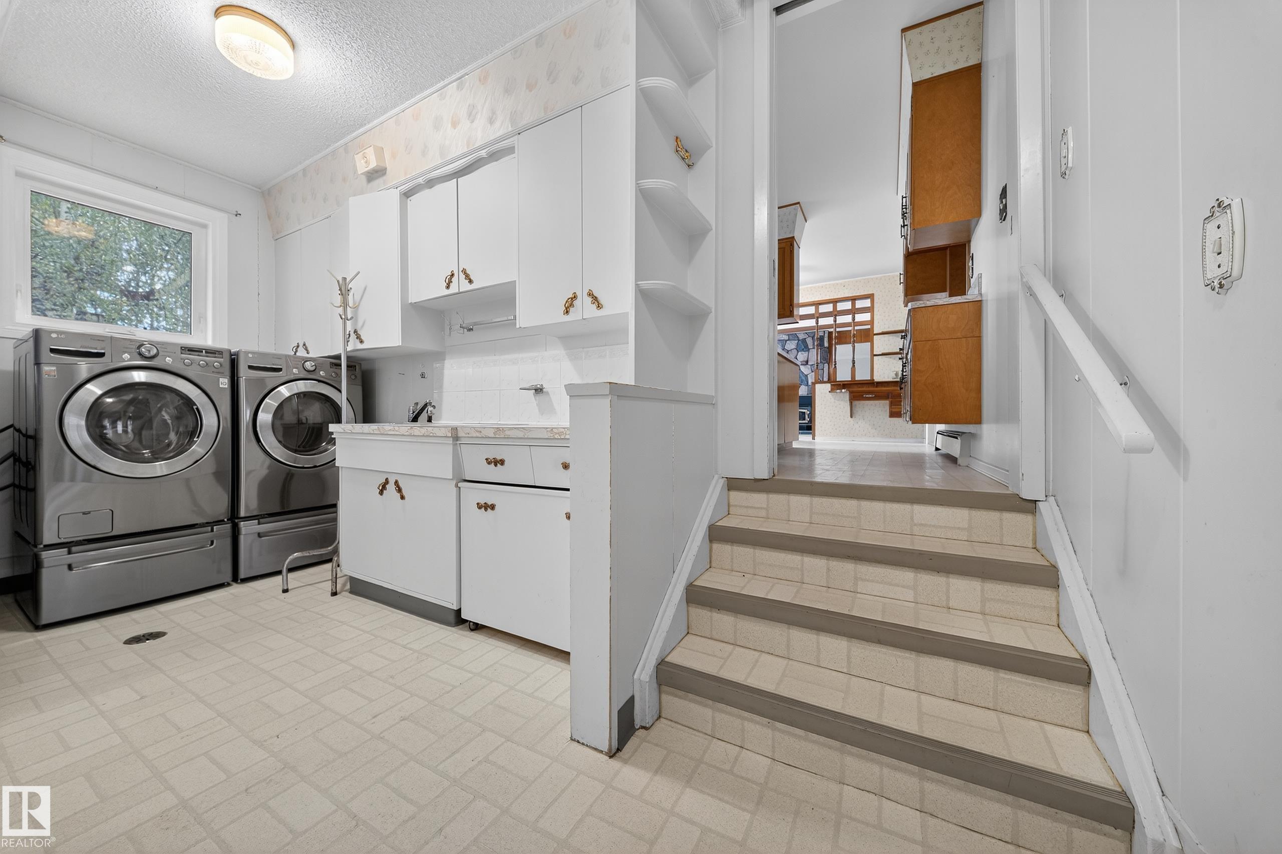 https://zimg.paragon.ice.com/ParagonImages/Property/PM/RAE/225408058/42/0/0/befd13e103201f01e2a8b57815c12dc2/1/79cdda1edafabcc6d4c2563062852a19/225408058-ba0fdaf2-b89d-48e0-9dca-e2e1ef3f9c09.JPG