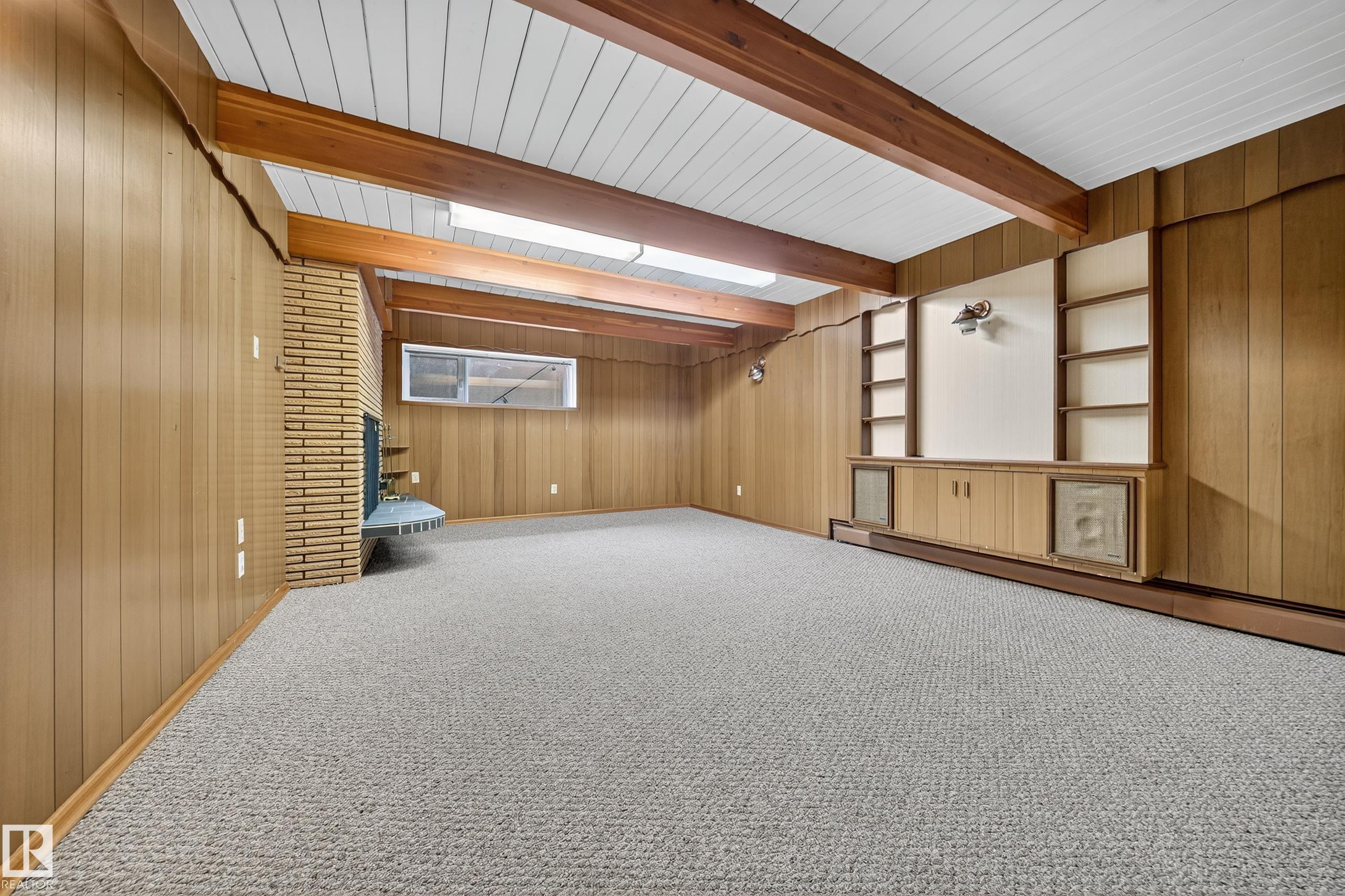 https://zimg.paragon.ice.com/ParagonImages/Property/PM/RAE/225408058/44/0/0/e80e6122a8a6eed57f3cddbdd6ed0bf7/1/79cdda1edafabcc6d4c2563062852a19/225408058-9bf5ec9a-d497-4d83-9d84-30463095b341.JPG