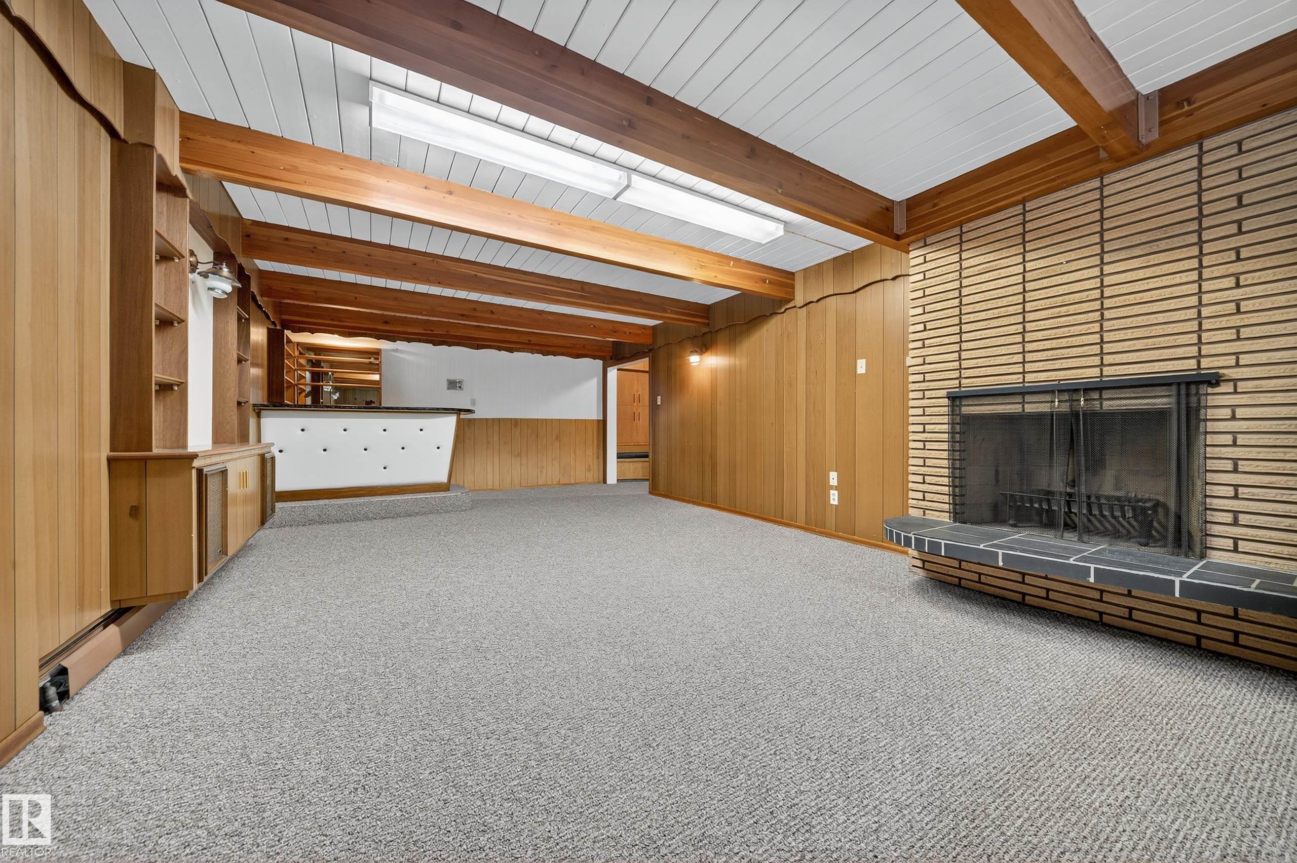 https://zimg.paragon.ice.com/ParagonImages/Property/PM/RAE/225408058/46/0/0/db0cecf1011160bdf99cedfbb88d93fe/1/79cdda1edafabcc6d4c2563062852a19/225408058-04bf6ee0-6a17-43b4-8b3c-00da8cc7e8c5.JPG