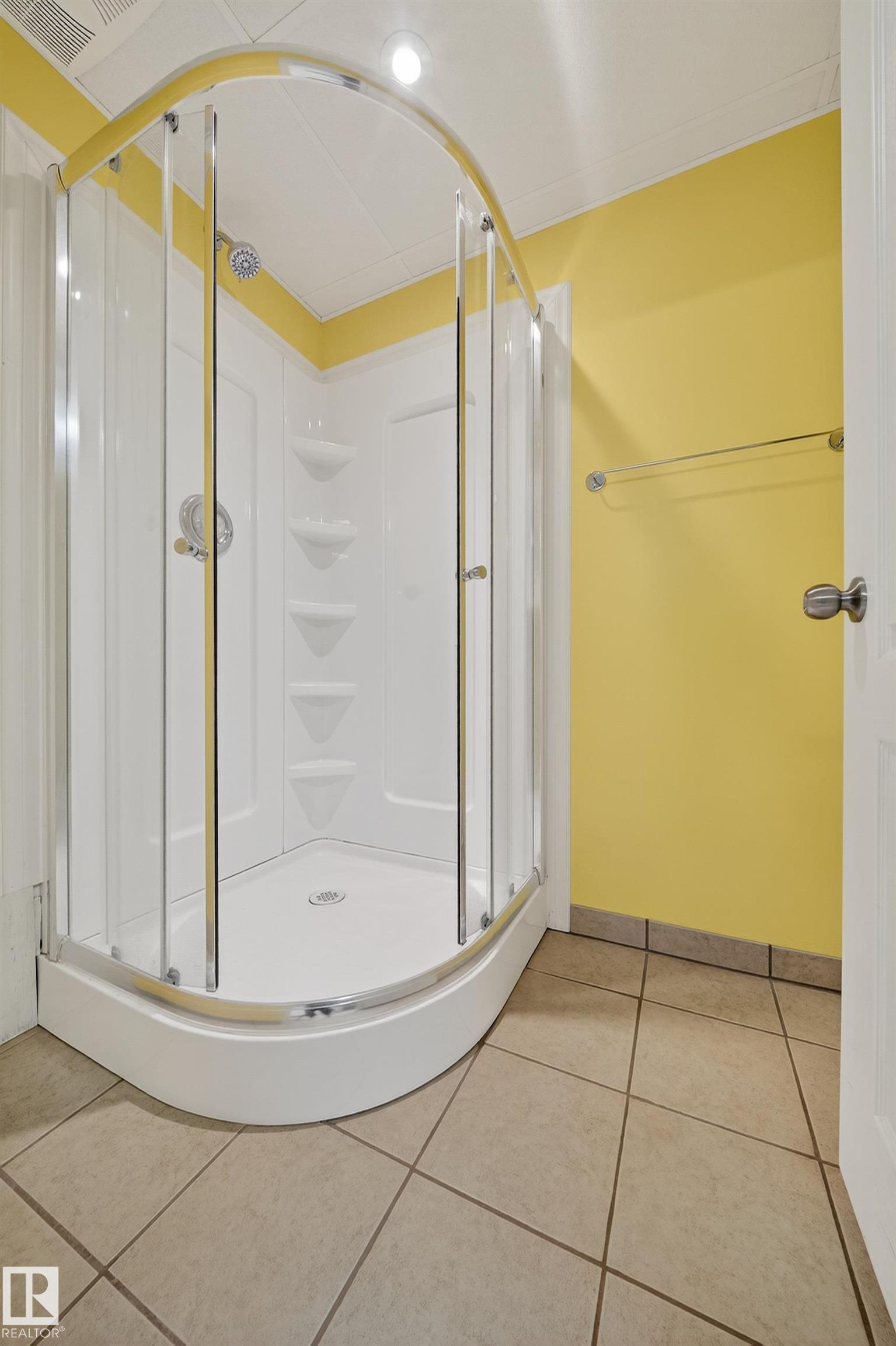 https://zimg.paragon.ice.com/ParagonImages/Property/PM/RAE/225408058/49/0/0/2e035efdbad3c7d56b2237e3f5f84cbd/1/79cdda1edafabcc6d4c2563062852a19/225408058-b1885b96-51f1-4922-9376-5cd5df6265fb.JPG