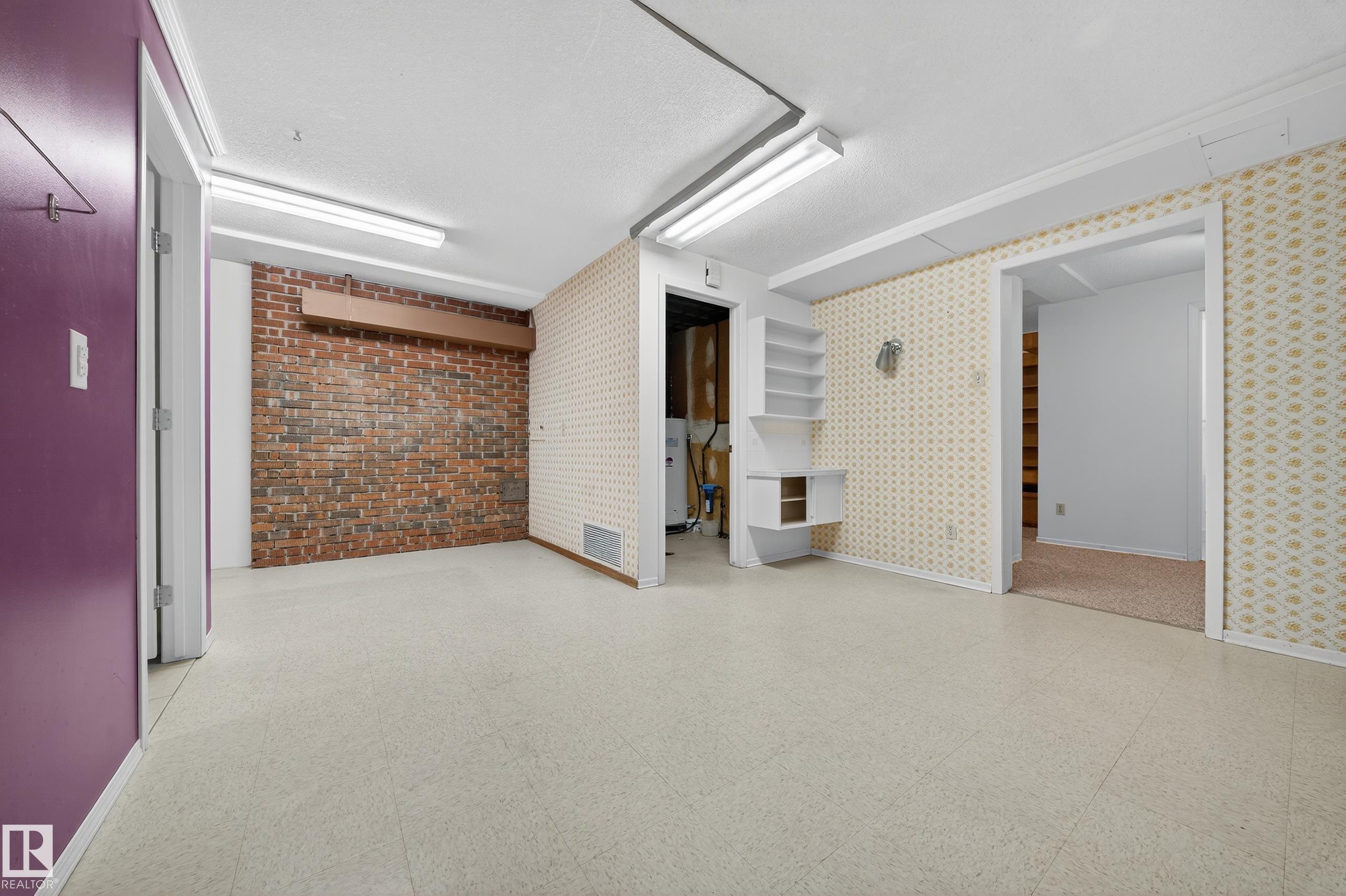 https://zimg.paragon.ice.com/ParagonImages/Property/PM/RAE/225408058/50/0/0/78961ed52d1d8d4b6834238dfcb8485e/1/79cdda1edafabcc6d4c2563062852a19/225408058-fcca2e58-8f48-49d7-a5b1-616f900e21e7.JPG
