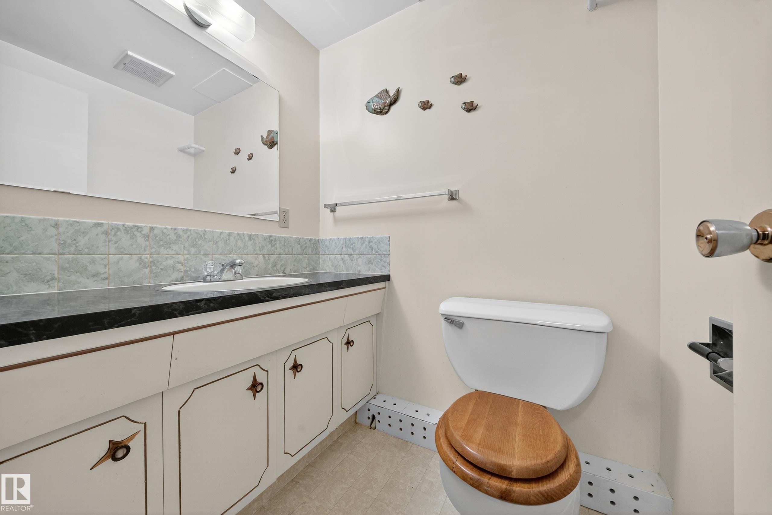 https://zimg.paragon.ice.com/ParagonImages/Property/PM/RAE/225408058/54/0/0/feb8a7aef04586a56c9e4feb8b06182a/1/79cdda1edafabcc6d4c2563062852a19/225408058-c7b2e42f-4a95-4bb4-a62e-473772fd4e84.JPG