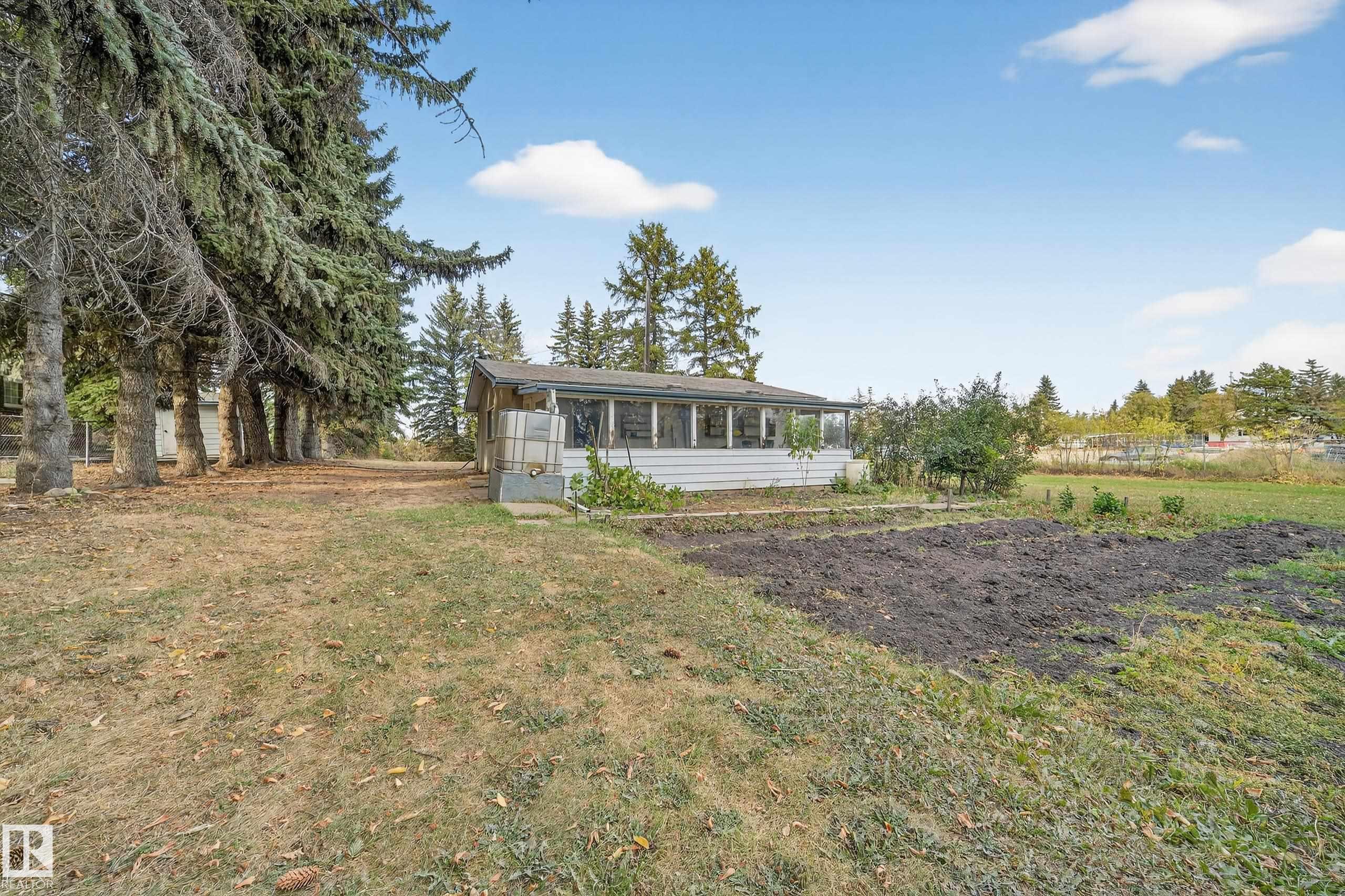https://zimg.paragon.ice.com/ParagonImages/Property/PM/RAE/225408058/60/0/0/845816e5bc7a7cc1a68ffad37ffae07e/1/79cdda1edafabcc6d4c2563062852a19/225408058-08e1cb83-e5c5-4f16-9670-3af575ca130a.JPG