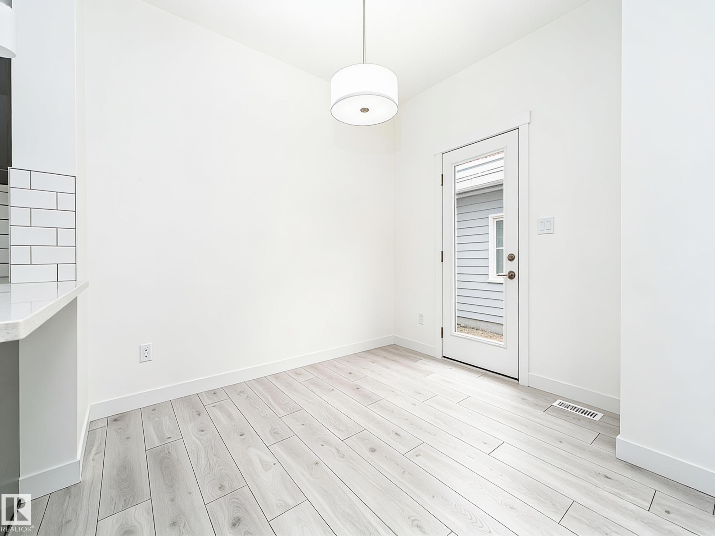 https://zimg.paragon.ice.com/ParagonImages/Property/PM/RAE/225408073/13/0/0/e88f7be3d97ec550fe4eb049efbcdae1/1/d80471096fcb22cc7f95b5a3ece31fc5/225408073-e803ec36-0af4-4793-8bc8-d85a1e58685b.JPG