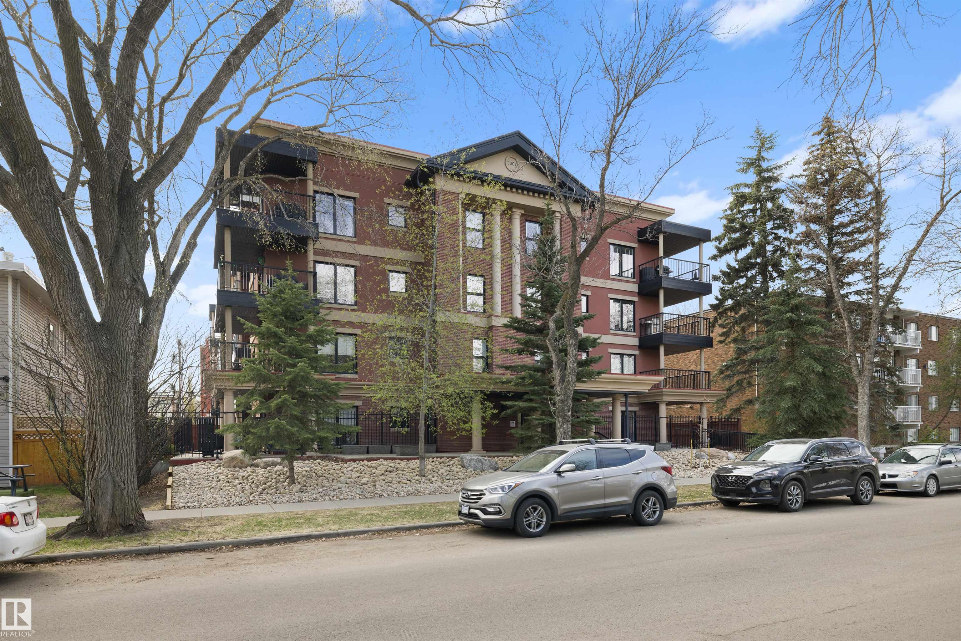206 - 10232 115 Street NW, Wîhkwêntôwin, Edmonton