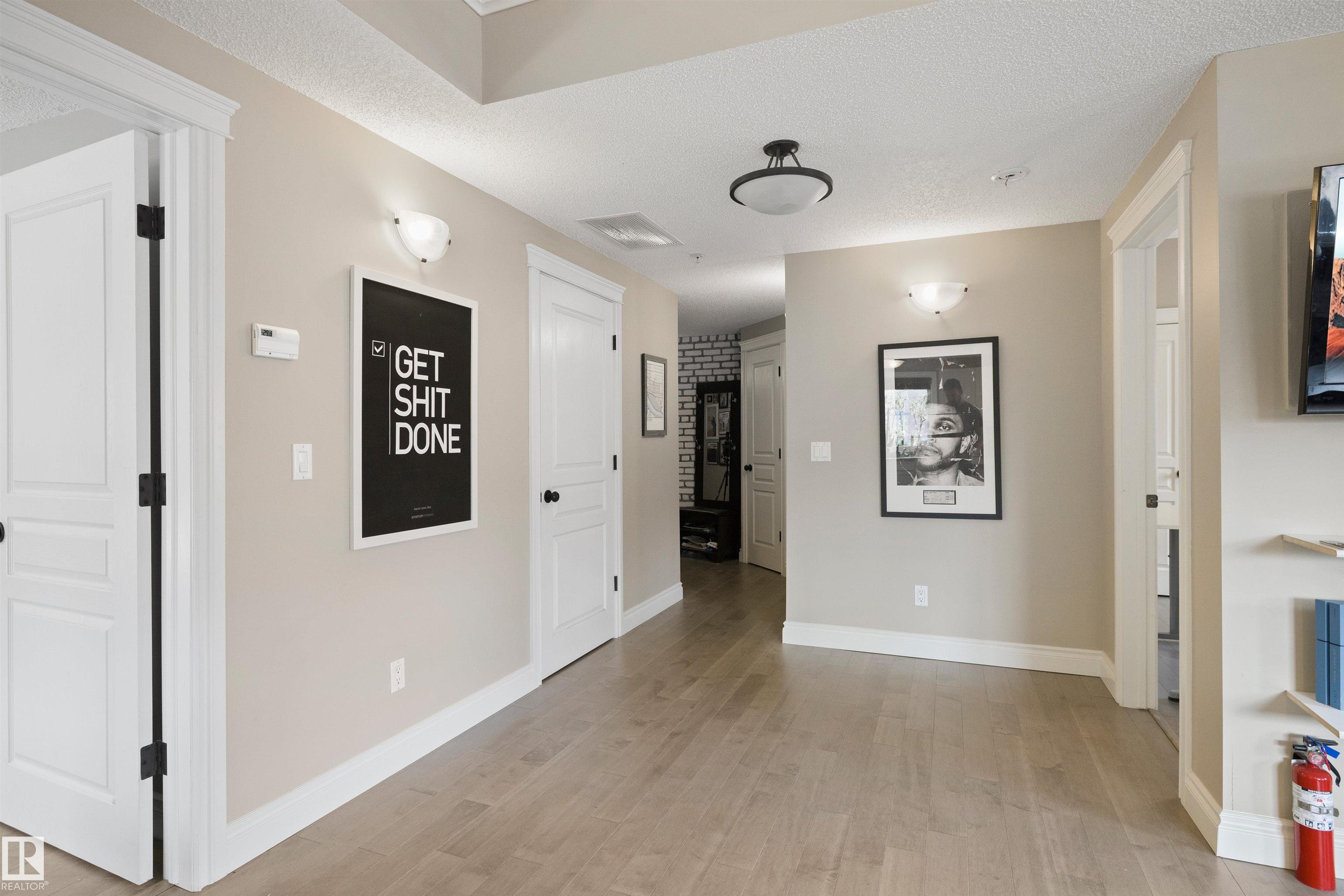 206 - 10232 115 Street NW, Wîhkwêntôwin, Edmonton