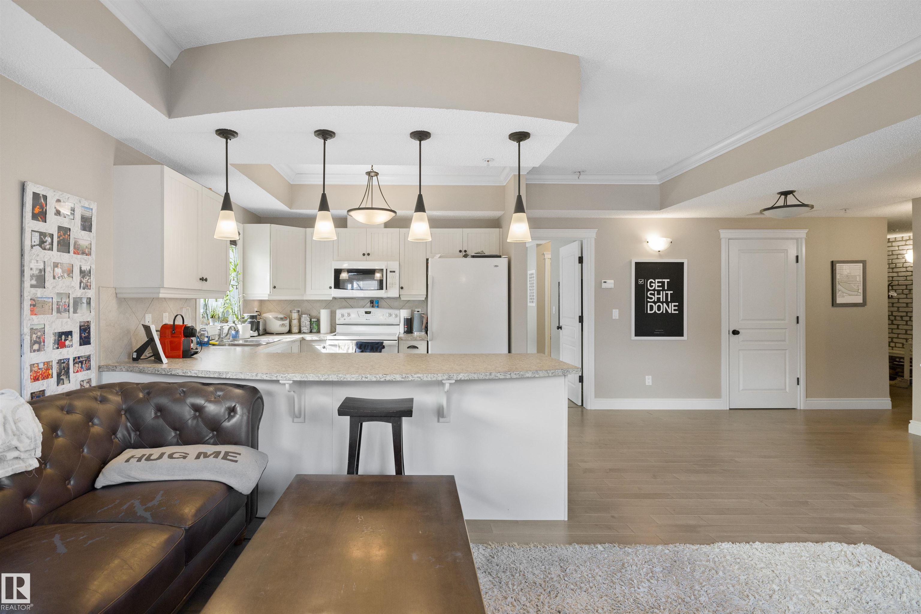 206 - 10232 115 Street NW, Wîhkwêntôwin, Edmonton