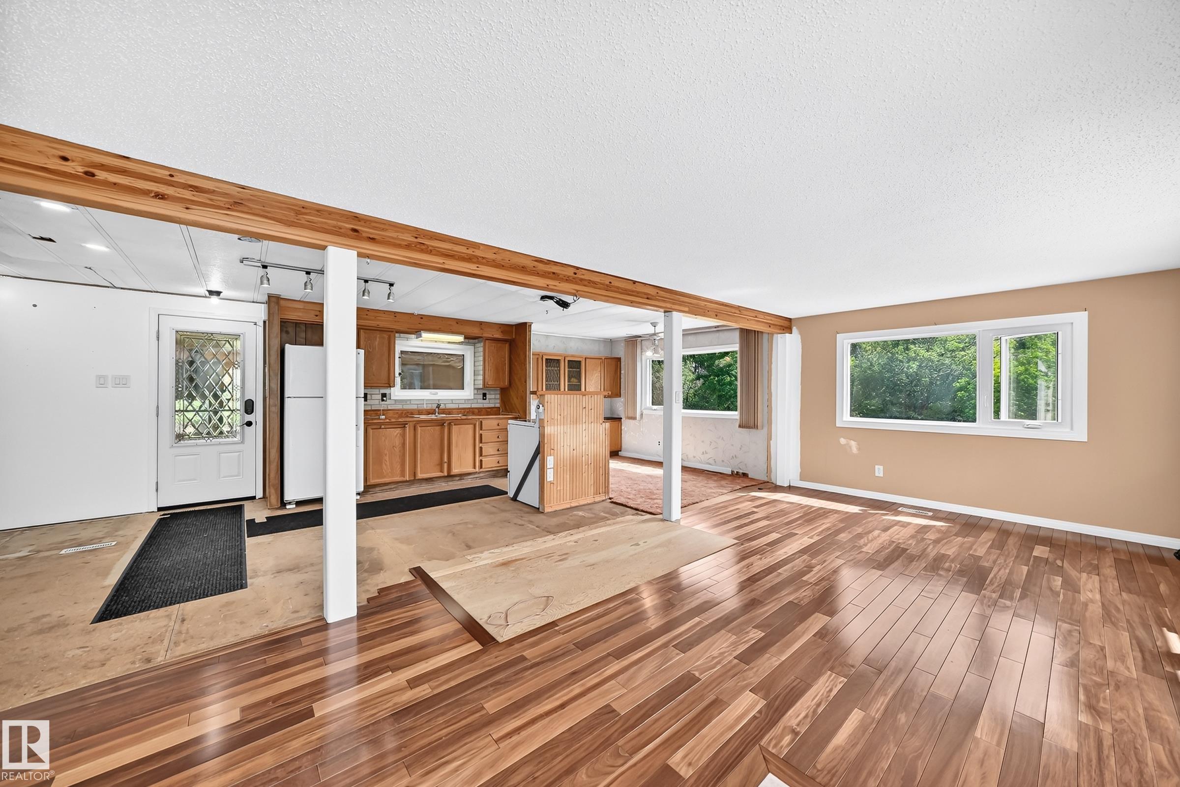 Photo 10 at 205 53110 Rge Road 213, Beverly Hills, Rural Strathcona County