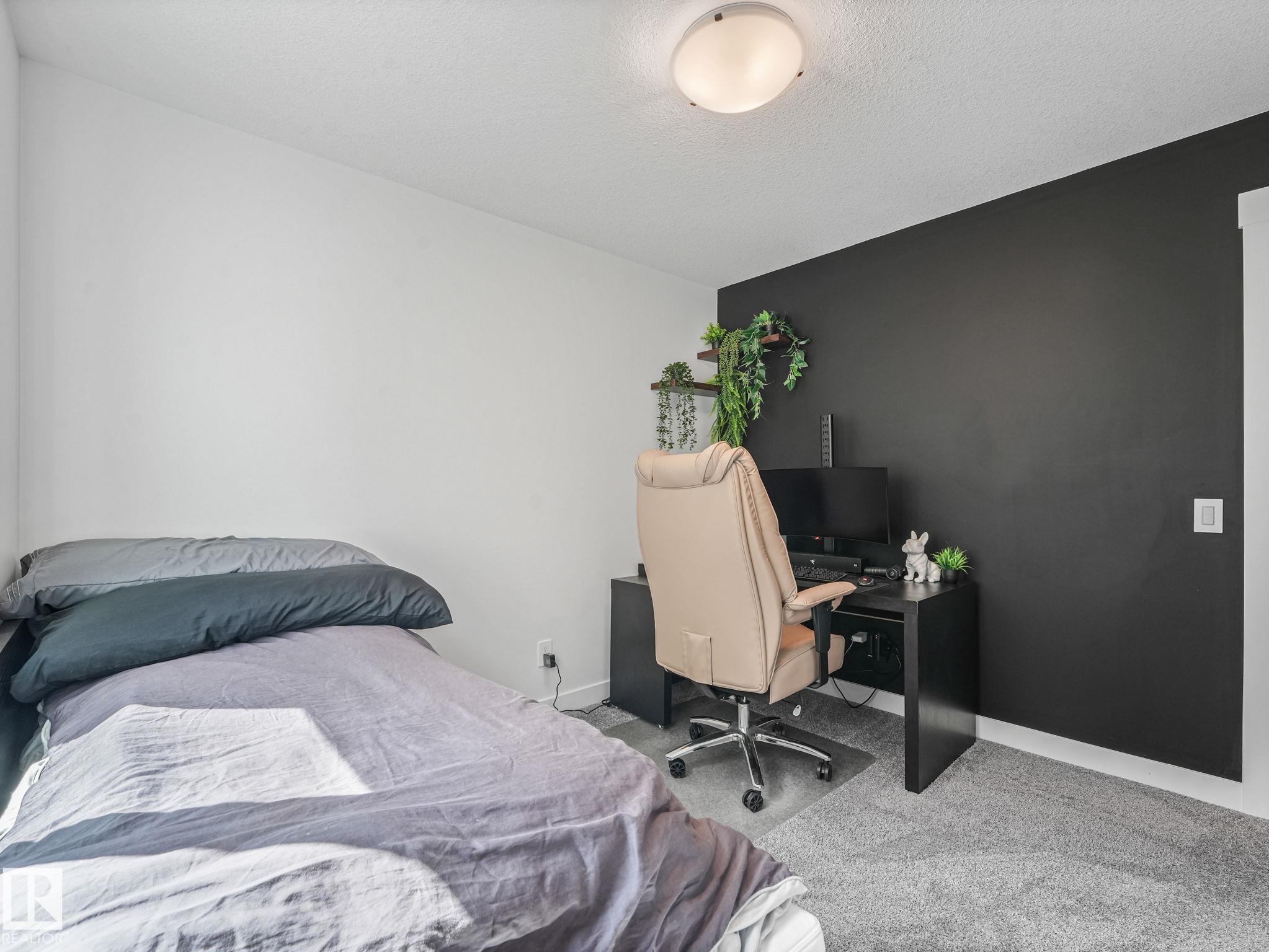 https://zimg.paragon.ice.com/ParagonImages/Property/PM/RAE/225408213/26/0/0/f042fcf7fa4d30a3c4d0b4579db7009a/1/d1d8766d44c5efbde456388108c4c59a/225408213-24a22ae2-ff92-4e2d-9f3f-6228810e55ce.JPG
