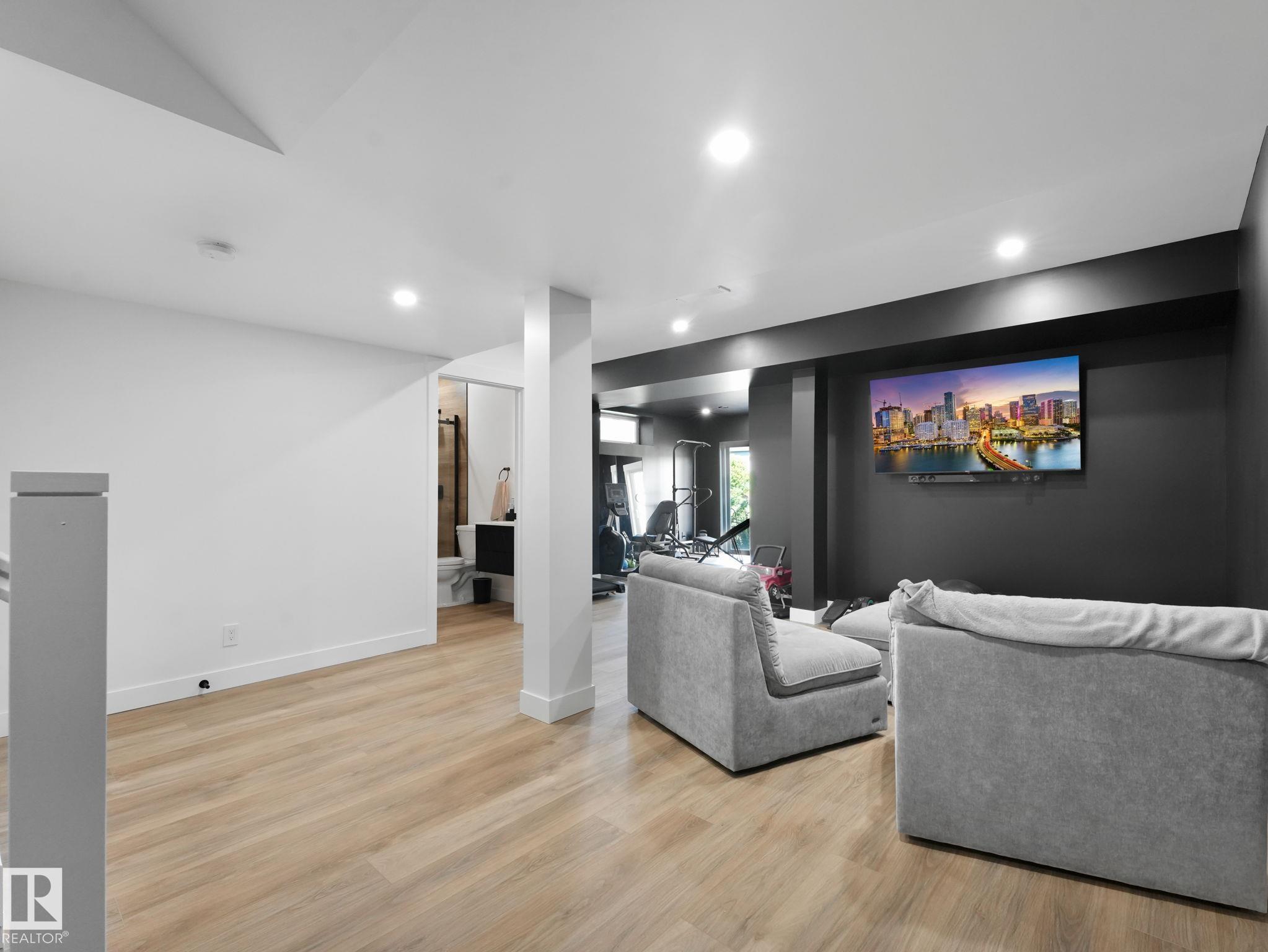 https://zimg.paragon.ice.com/ParagonImages/Property/PM/RAE/225408213/33/0/0/ae49756e0657fc5985fea9ad419d25b6/1/d1d8766d44c5efbde456388108c4c59a/225408213-b175287b-fd64-4af5-8fe9-8ad9391e7677.JPG