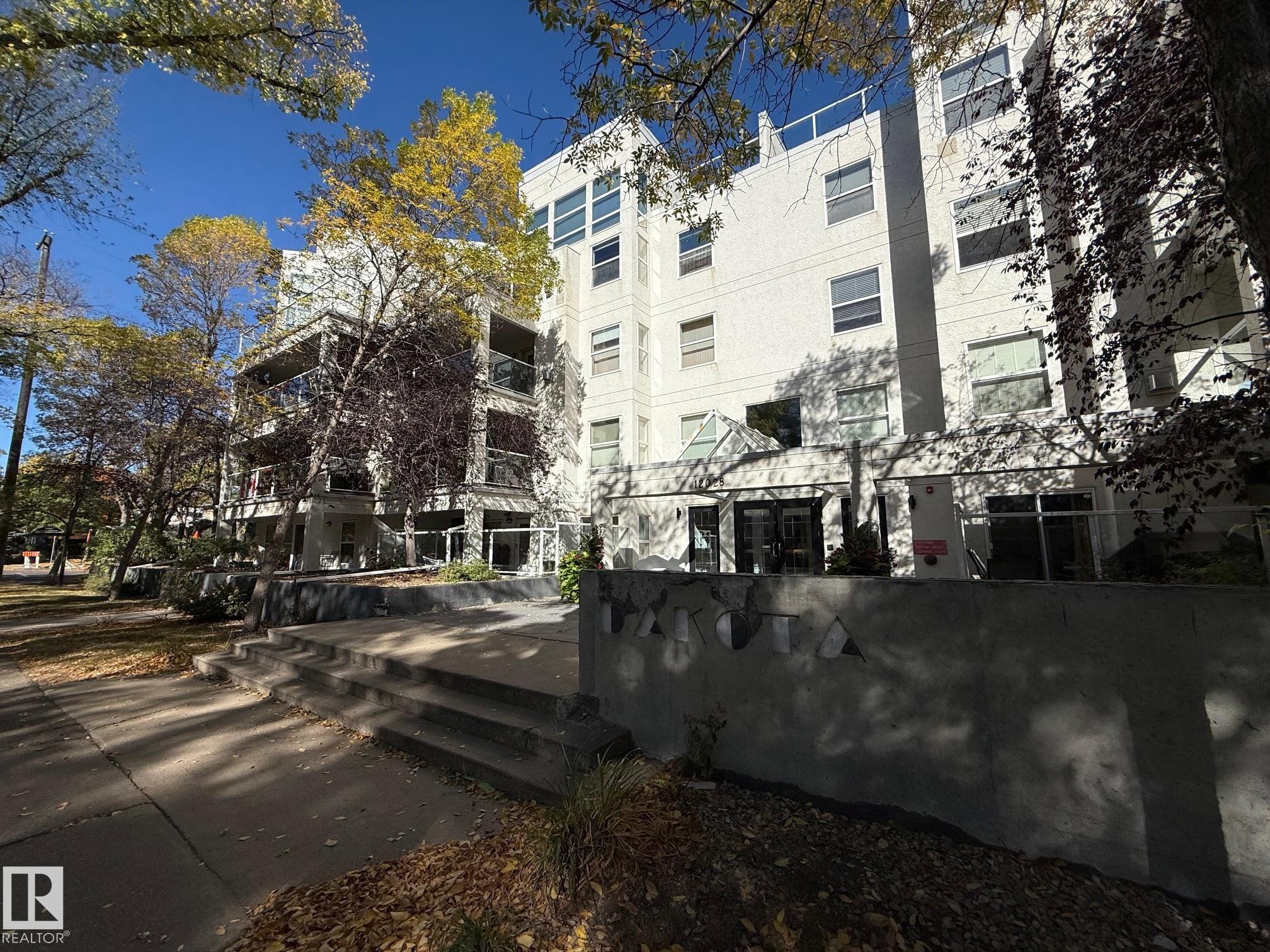 404 - 12028 103 Avenue NW, Wîhkwêntôwin, Edmonton