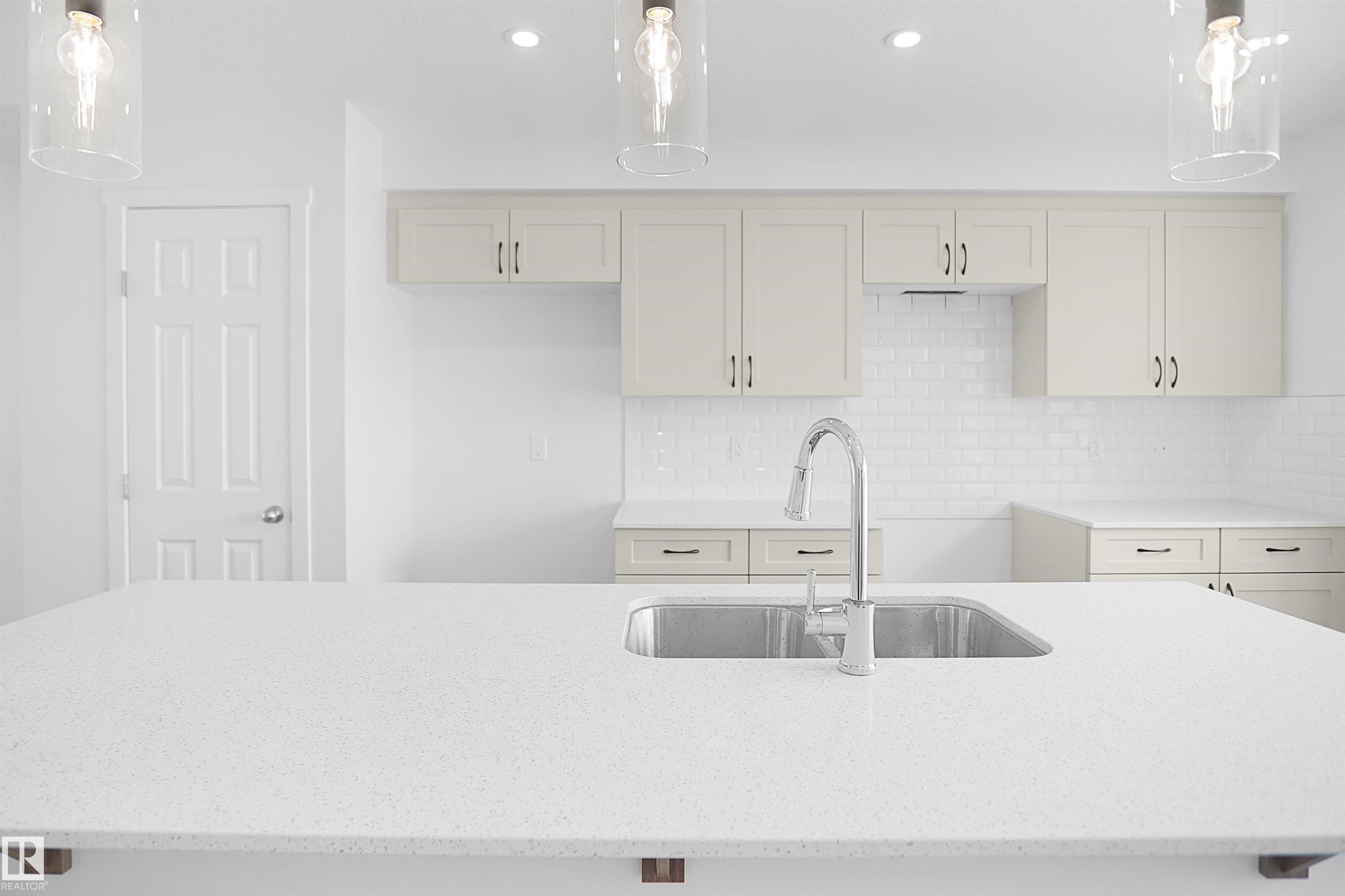 Photo 11 at 22509 83a Avenue NW, Rosenthal, Edmonton