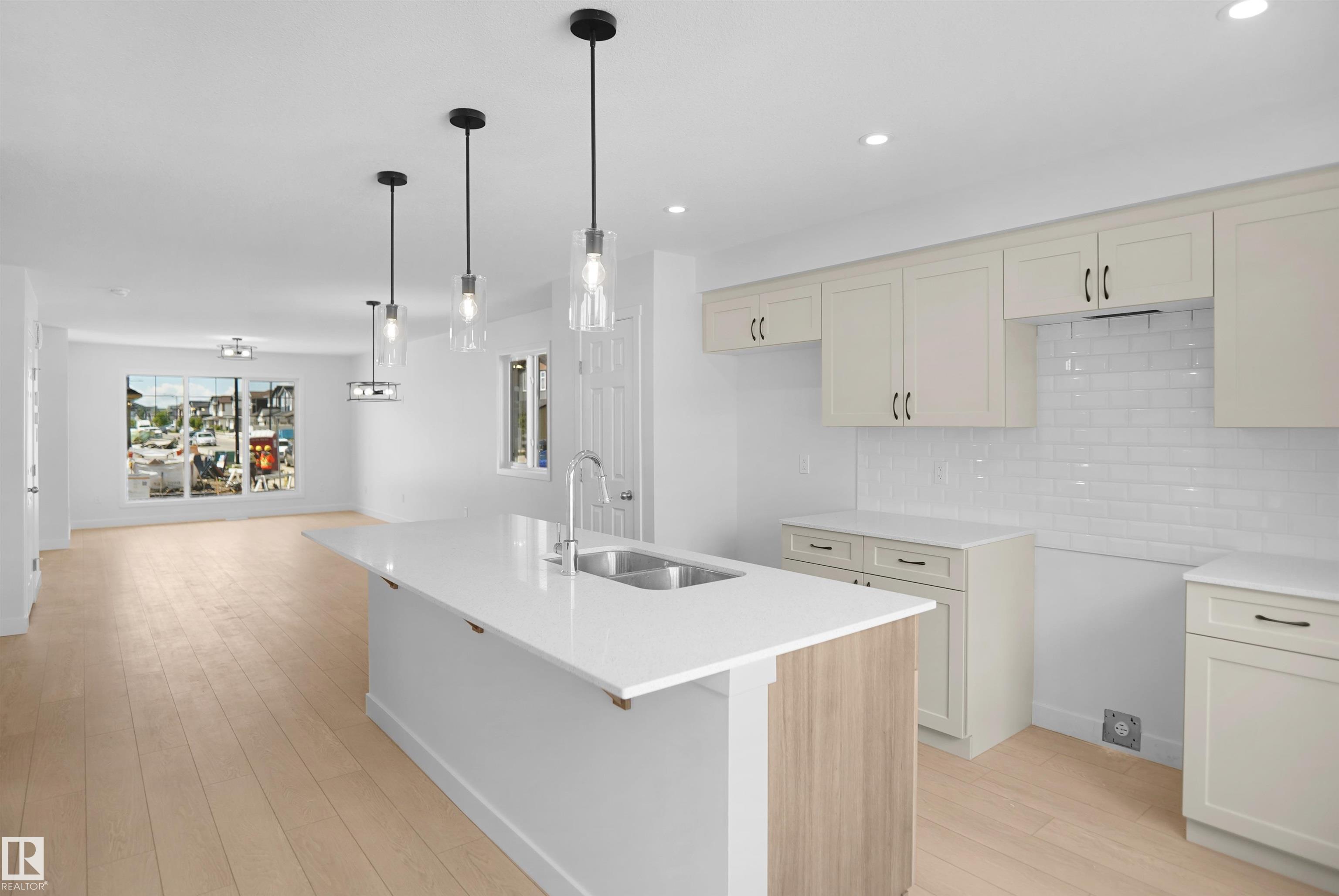 Photo 12 at 22509 83a Avenue NW, Rosenthal, Edmonton