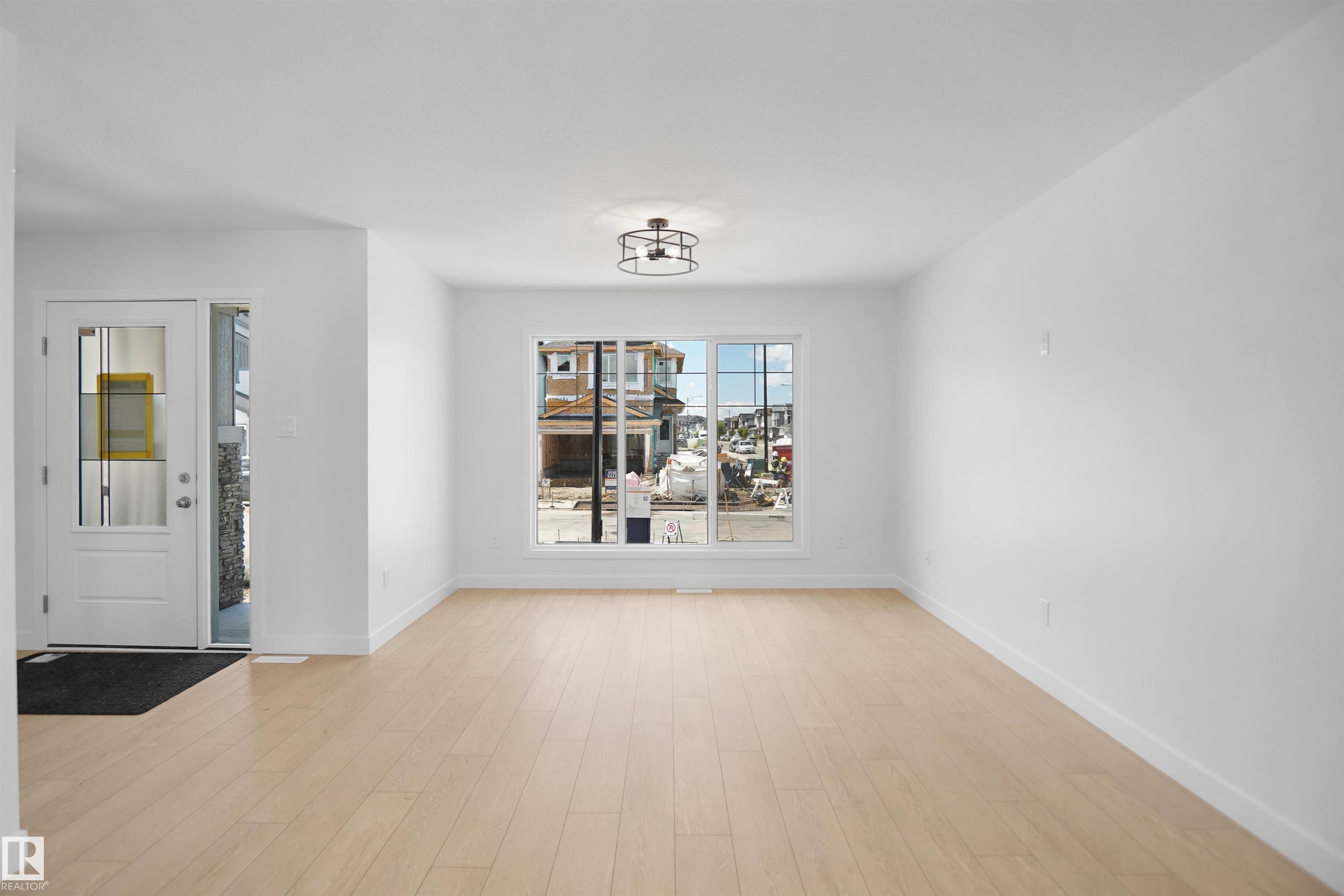Photo 6 at 22509 83a Avenue NW, Rosenthal, Edmonton