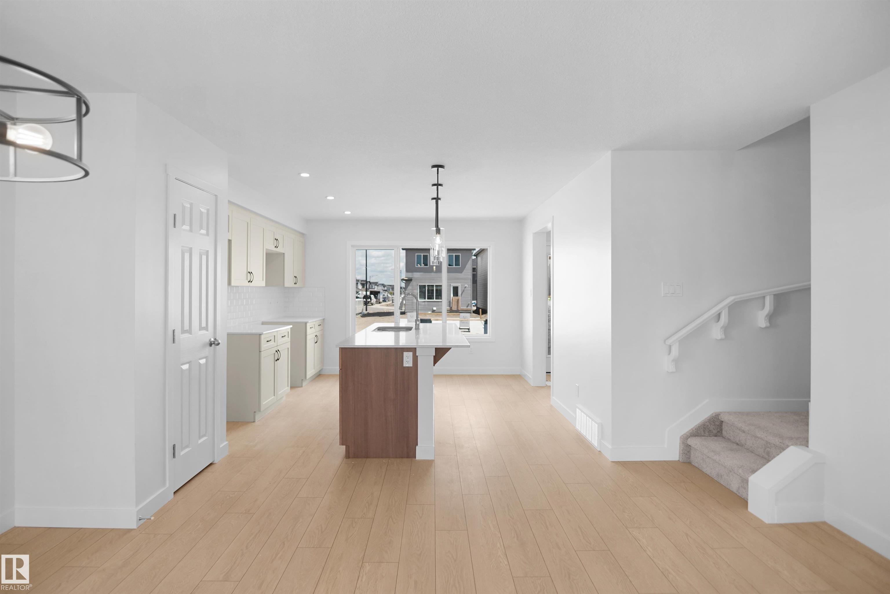 Photo 8 at 22509 83a Avenue NW, Rosenthal, Edmonton