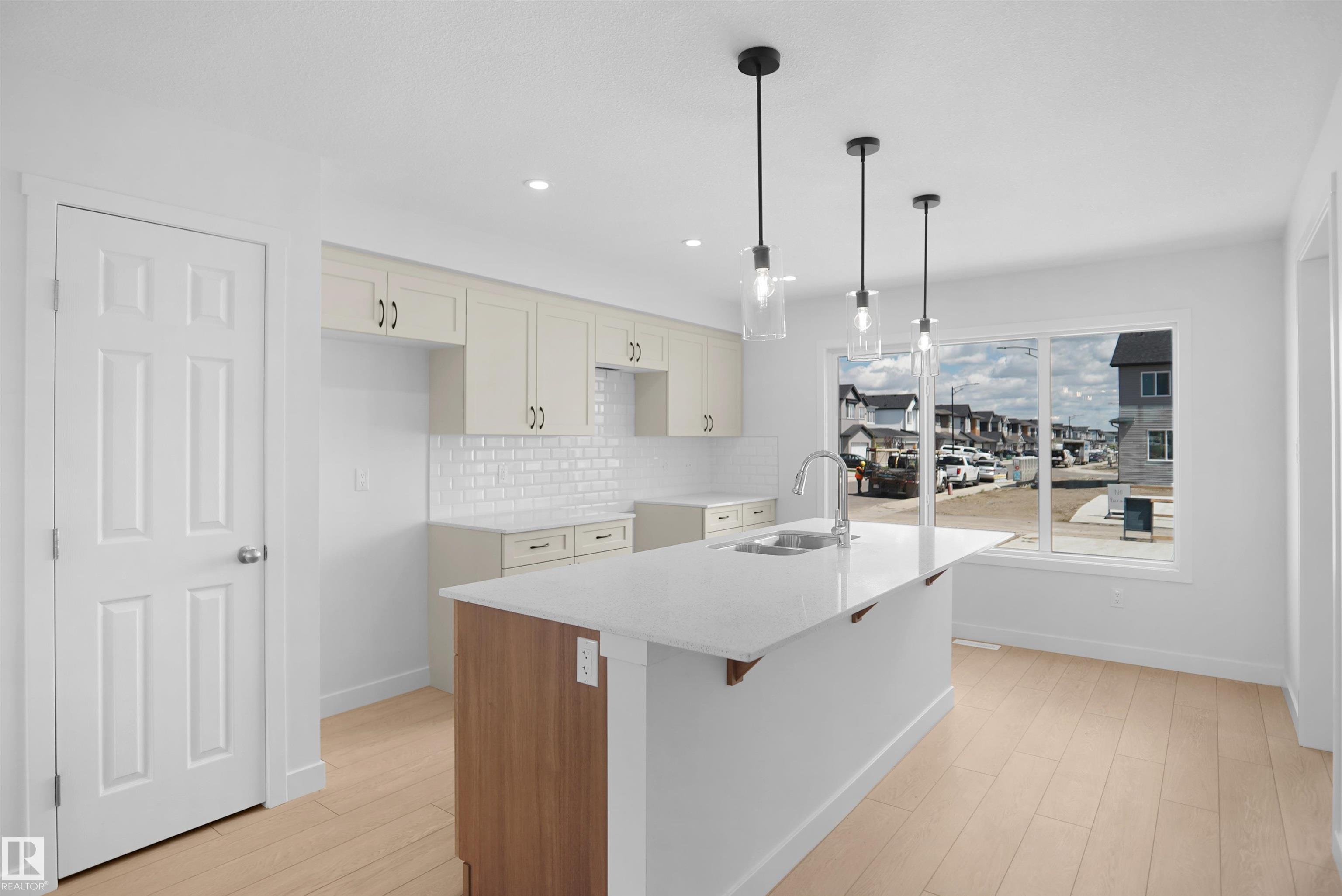 Photo 10 at 22509 83a Avenue NW, Rosenthal, Edmonton