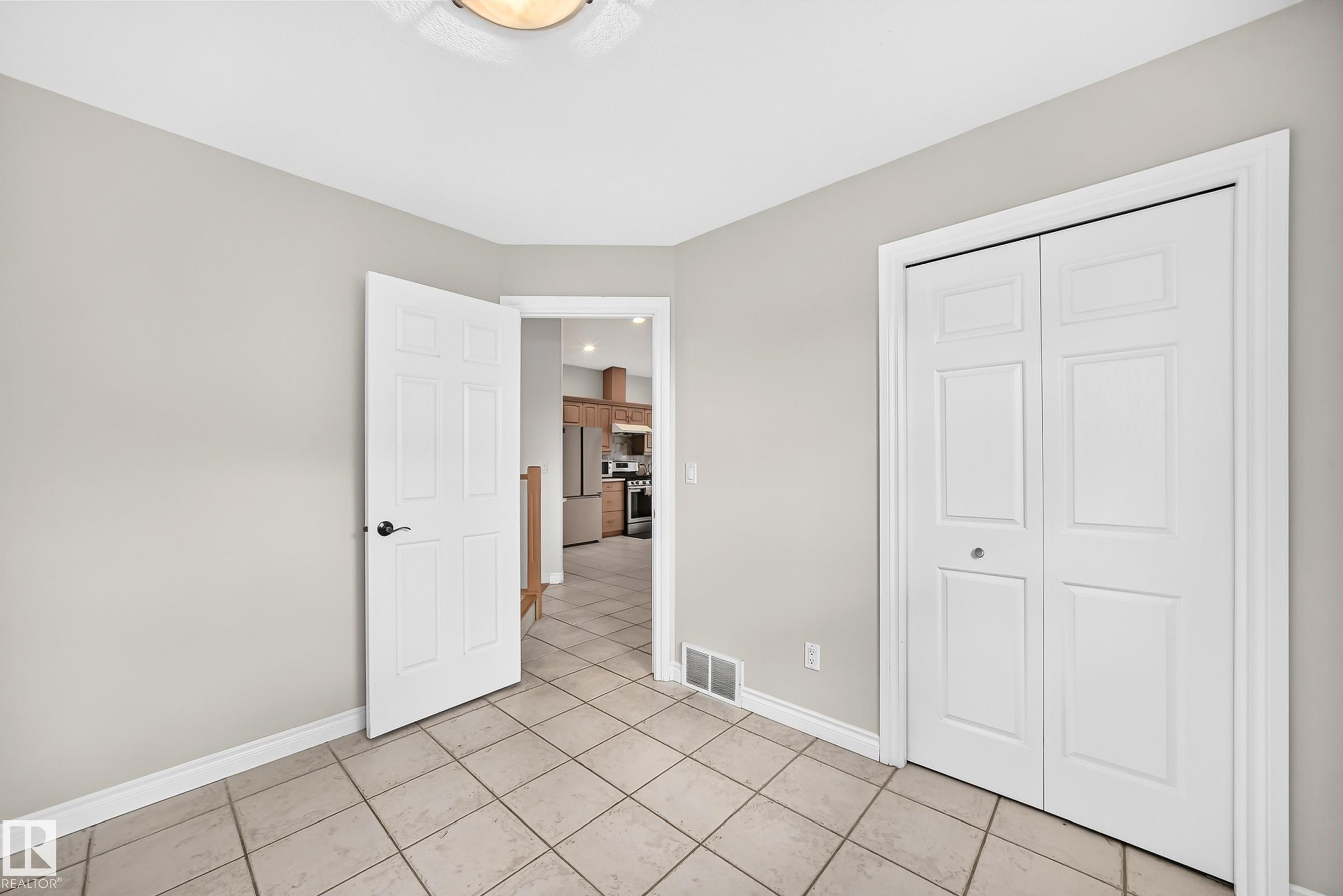 Photo 20 at 8517 156 Avenue NW, Belle Rive, Edmonton