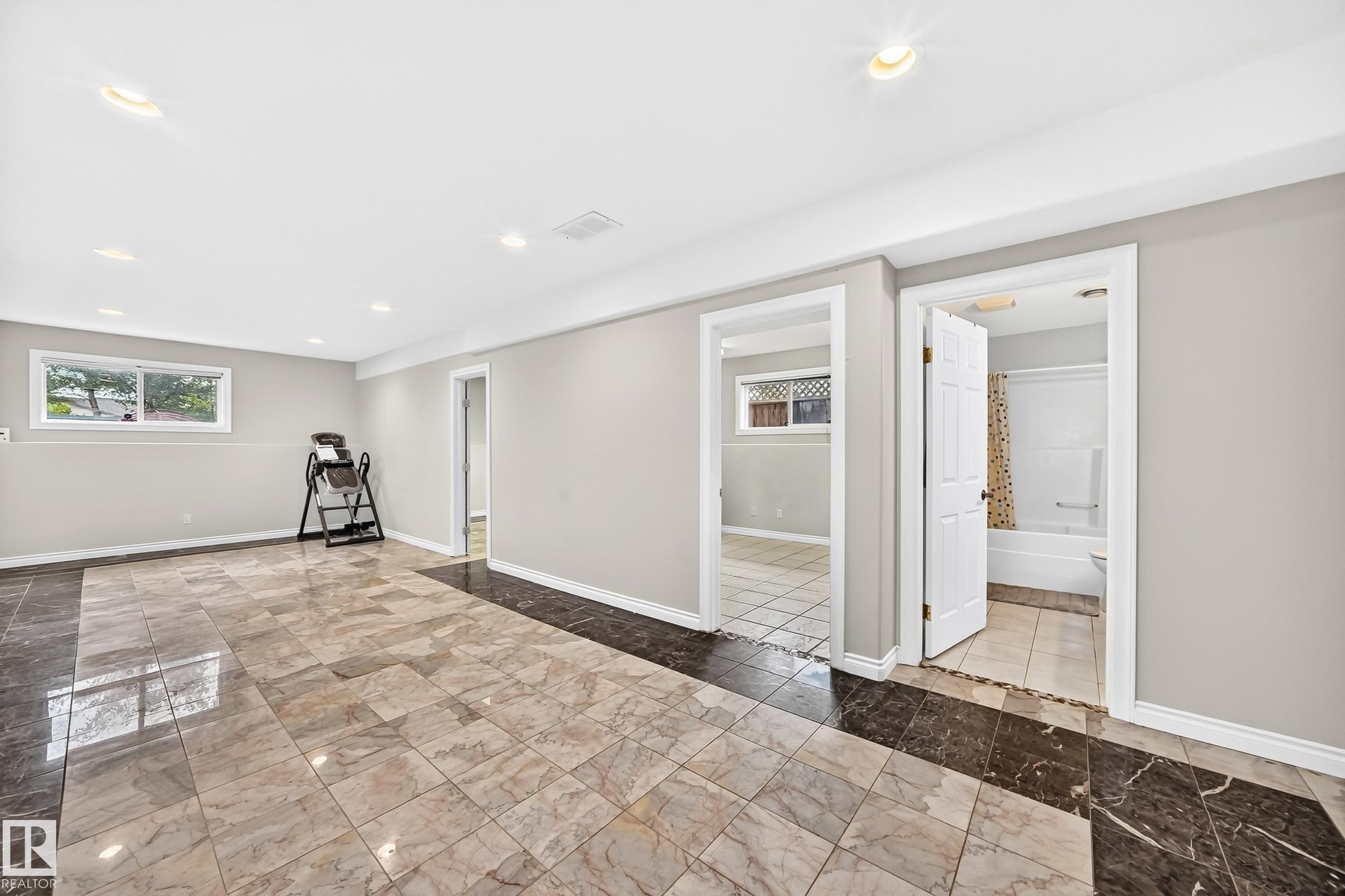 Photo 23 at 8517 156 Avenue NW, Belle Rive, Edmonton