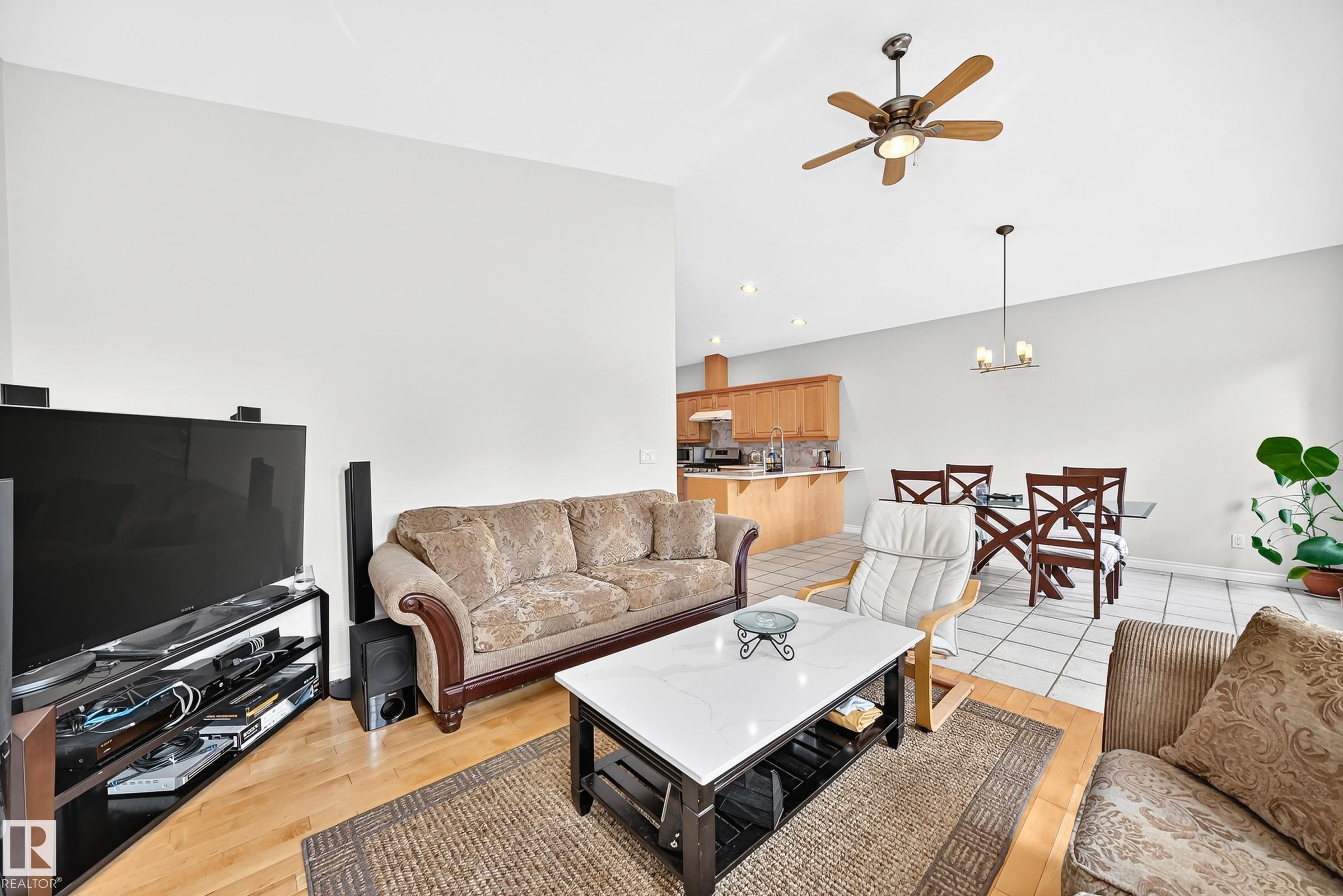 Photo 10 at 8517 156 Avenue NW, Belle Rive, Edmonton