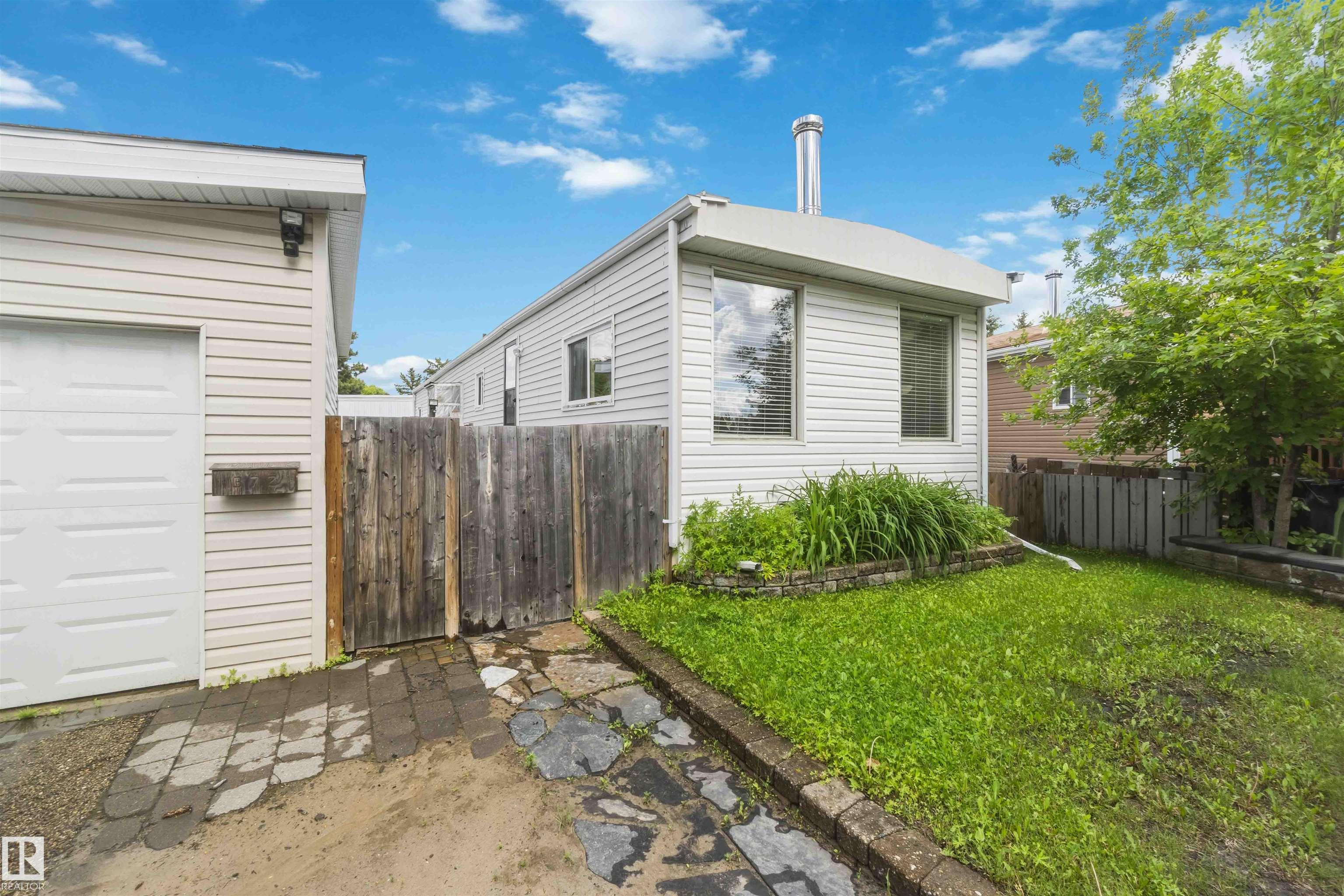 Picture for 372 Evergreen PA NW NW