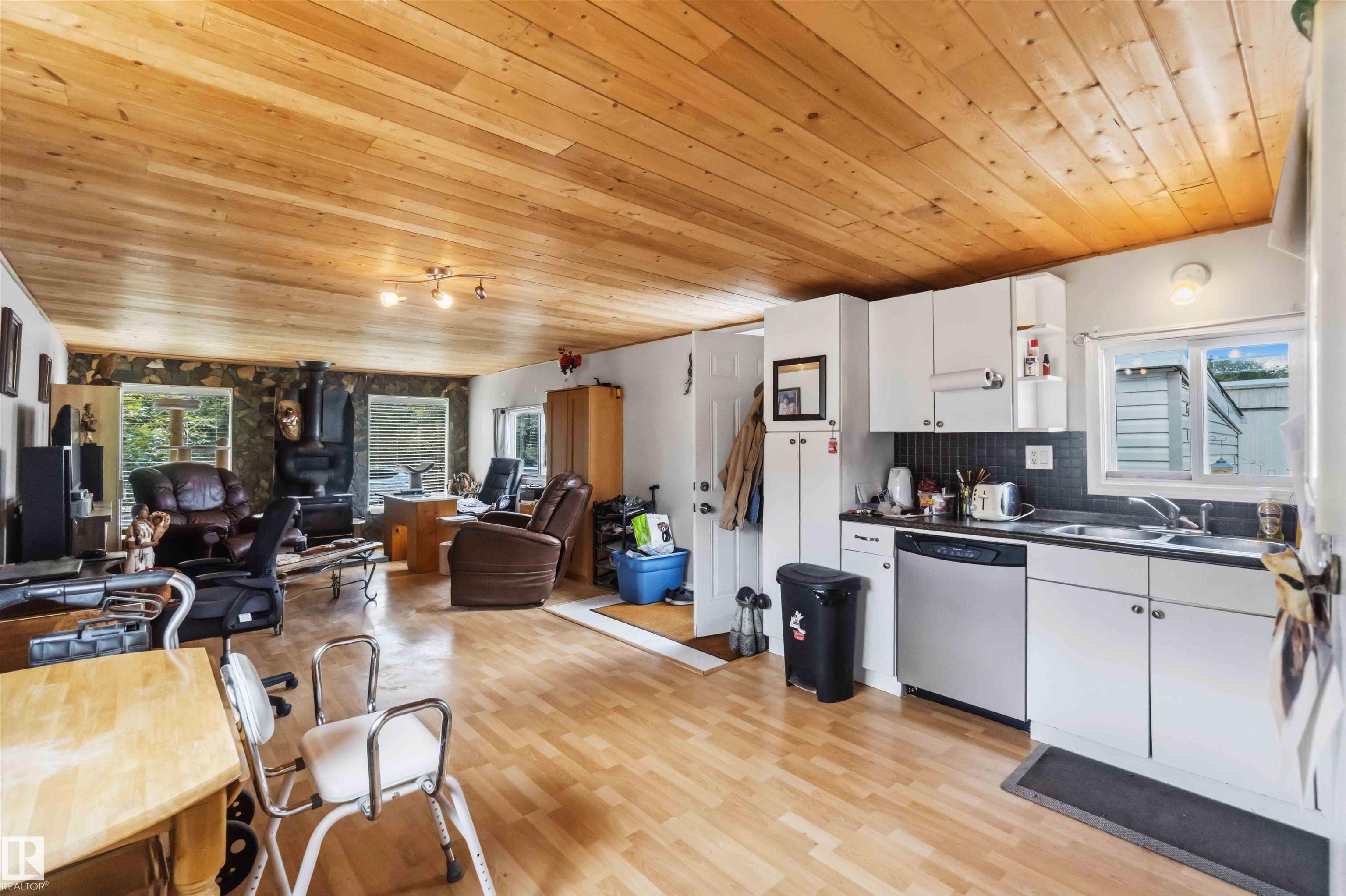 Picture for 372 Evergreen PA NW NW