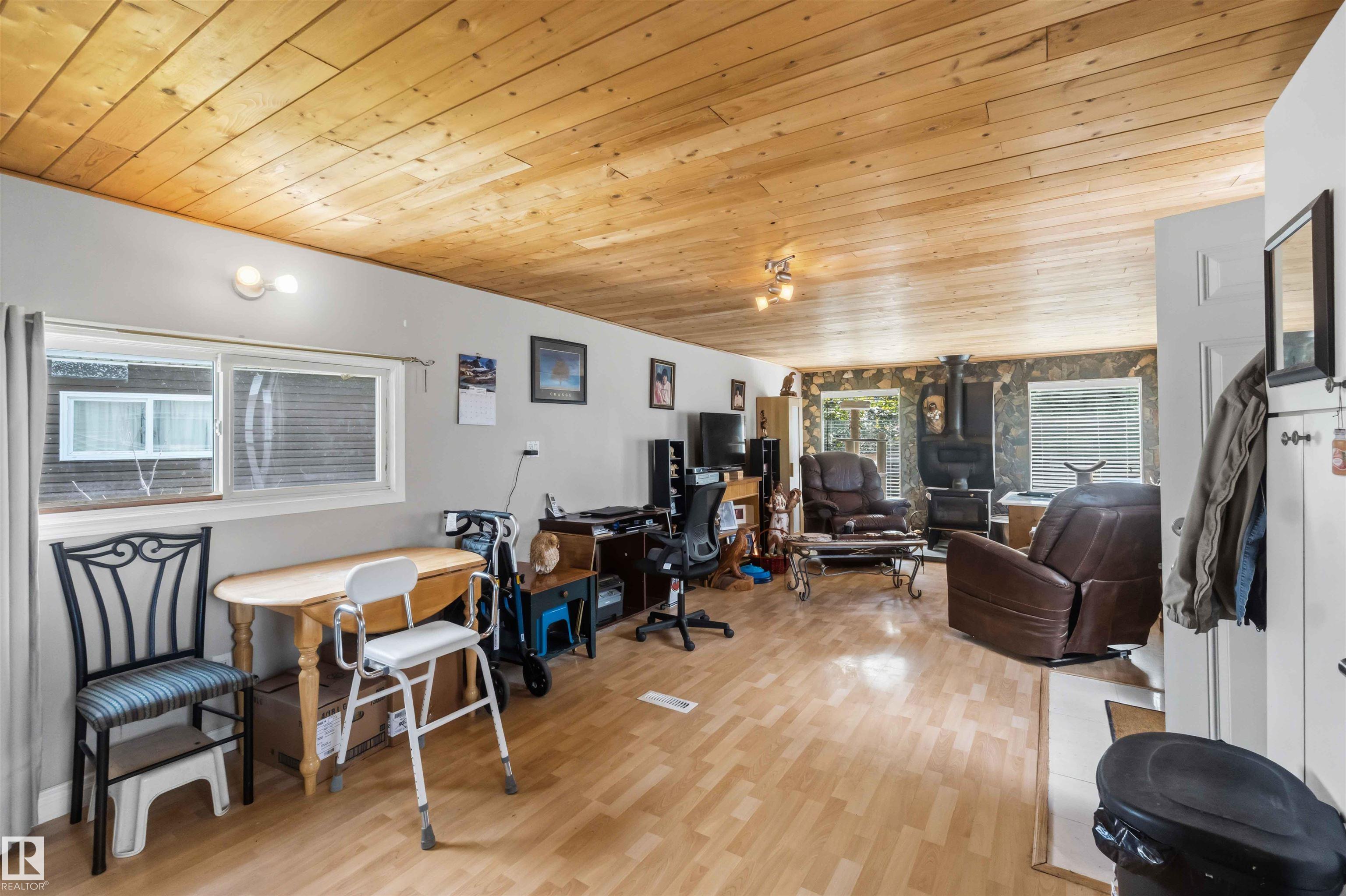 Picture for 372 Evergreen PA NW NW
